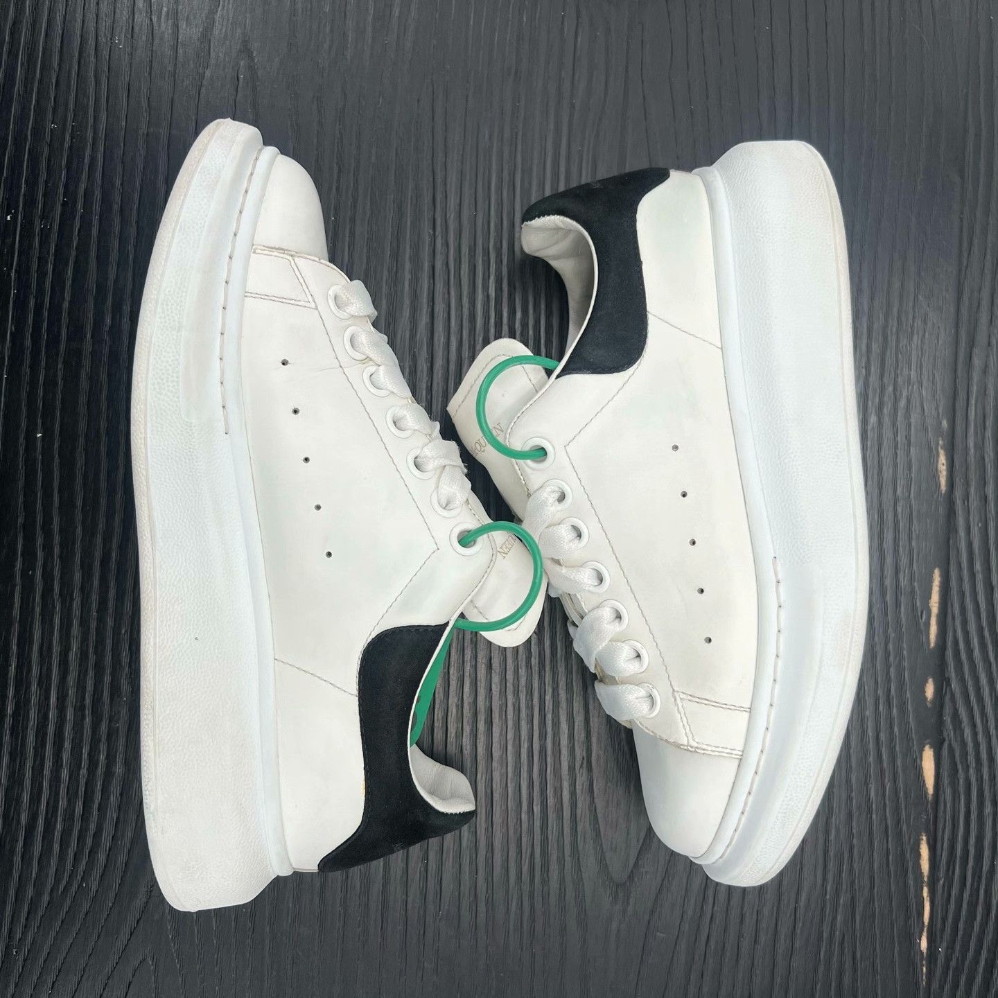 Alexander McQueen Alexander McQueen Black Lowtop Sneakers 37 Women Size US 6.5 / IT 36.5 - 2 Thumbnail