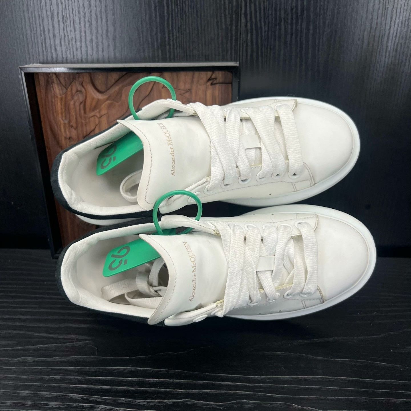 Alexander McQueen Alexander McQueen Black Lowtop Sneakers 37 Women Size US 6.5 / IT 36.5 - 6 Thumbnail