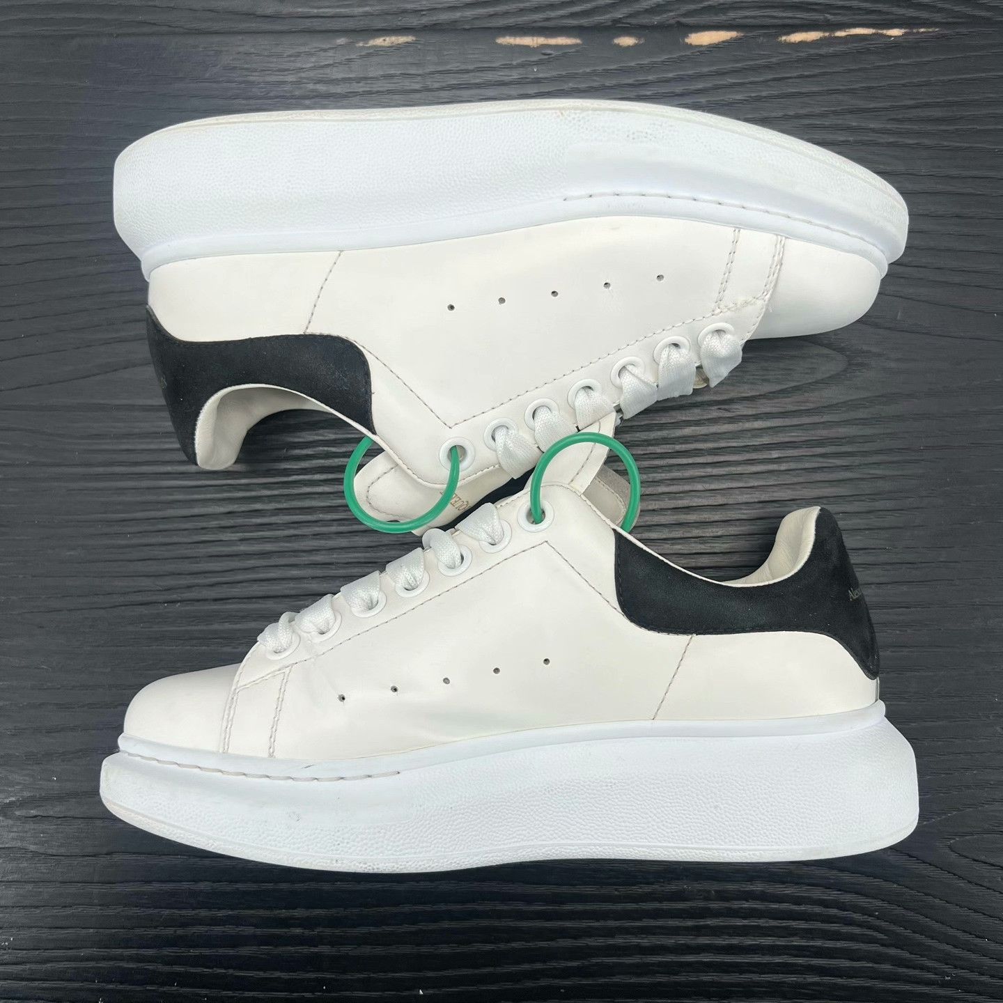 Alexander McQueen Alexander McQueen Black Lowtop Sneakers 37 Women Size US 6.5 / IT 36.5 - 3 Thumbnail