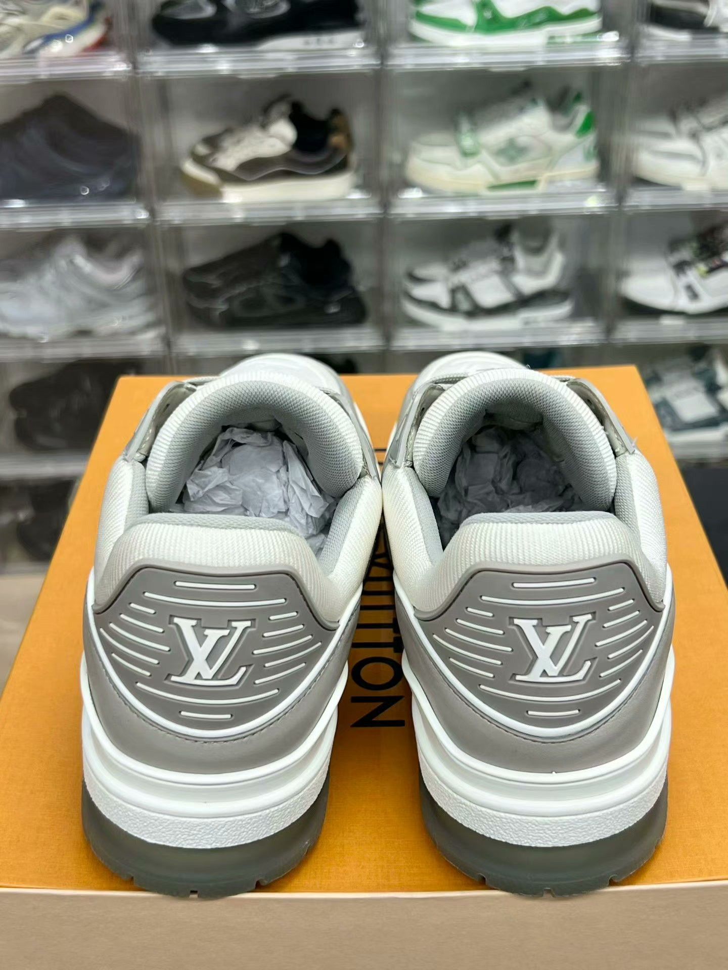 Louis Vuitton Louis Vuitton Training White Lowtop Sneakers 42 Men Size US 9 / EU 42 - 7 Thumbnail