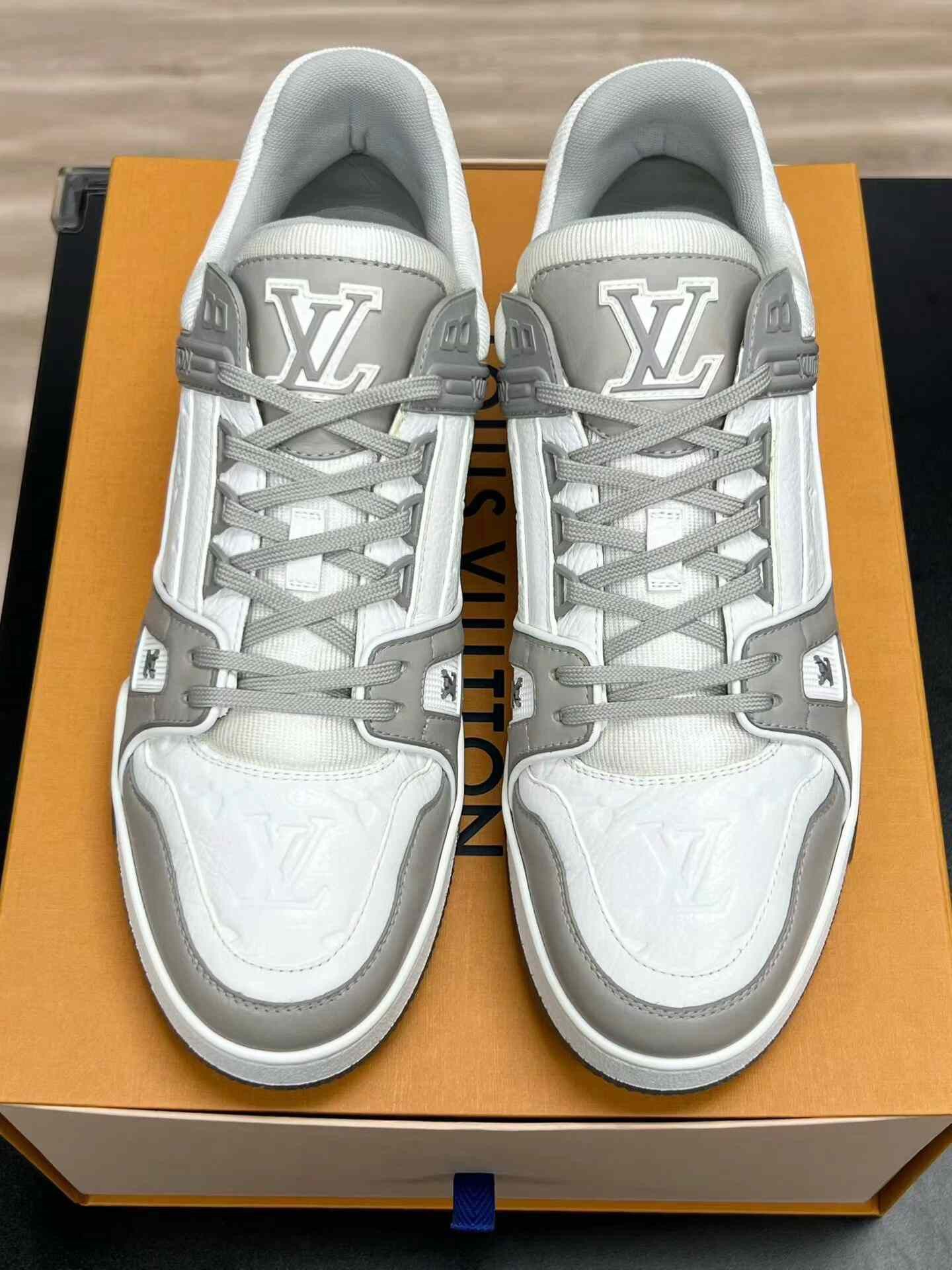 Louis Vuitton Louis Vuitton Training White Lowtop Sneakers 42 Men Size US 9 / EU 42 - 3 Thumbnail