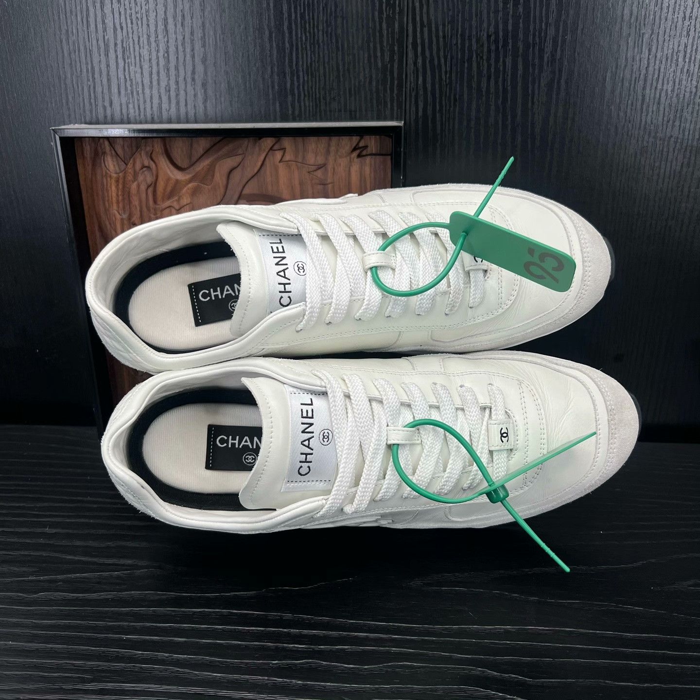 Chanel Chanel White Lowtop Sneakers 25 Men Size US 10 / EU 43 - 7 Thumbnail