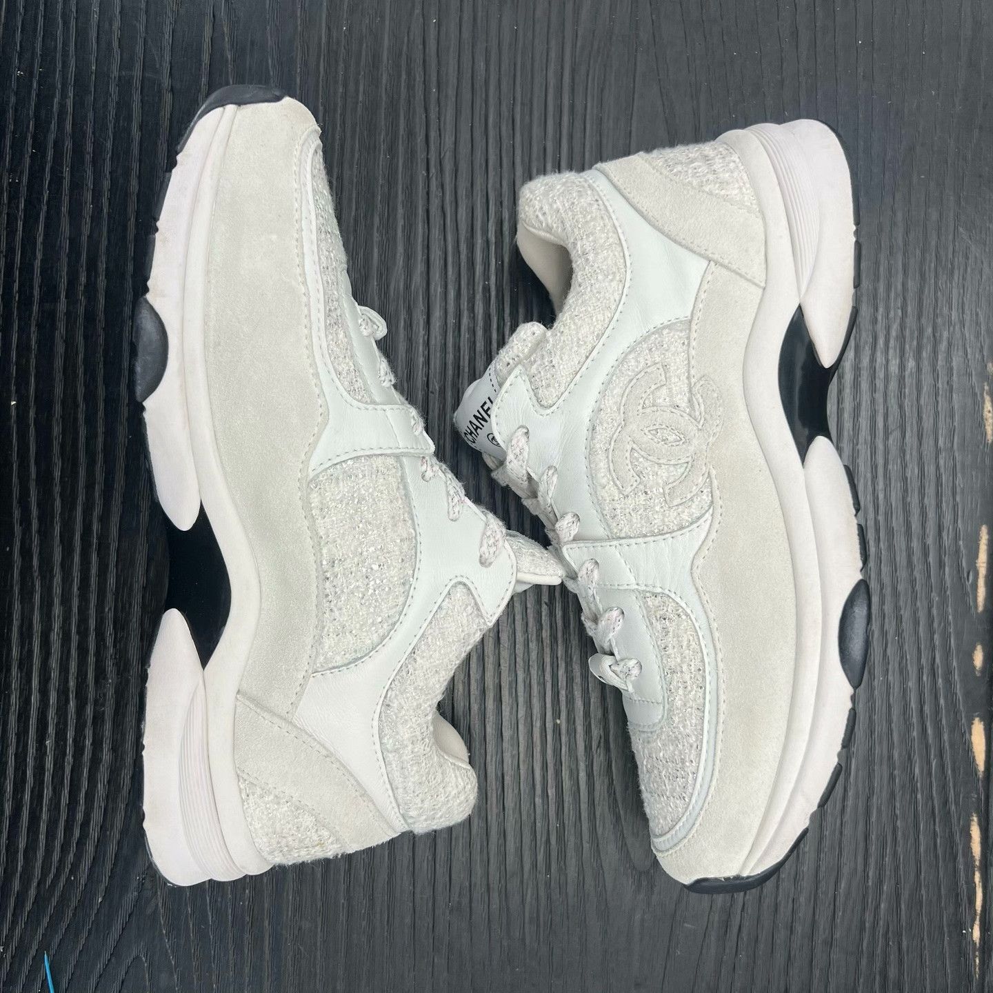 Chanel Chanel Suede White Lowtop Sneakers 36 Women Size US 6 / IT 36 - 2 Thumbnail