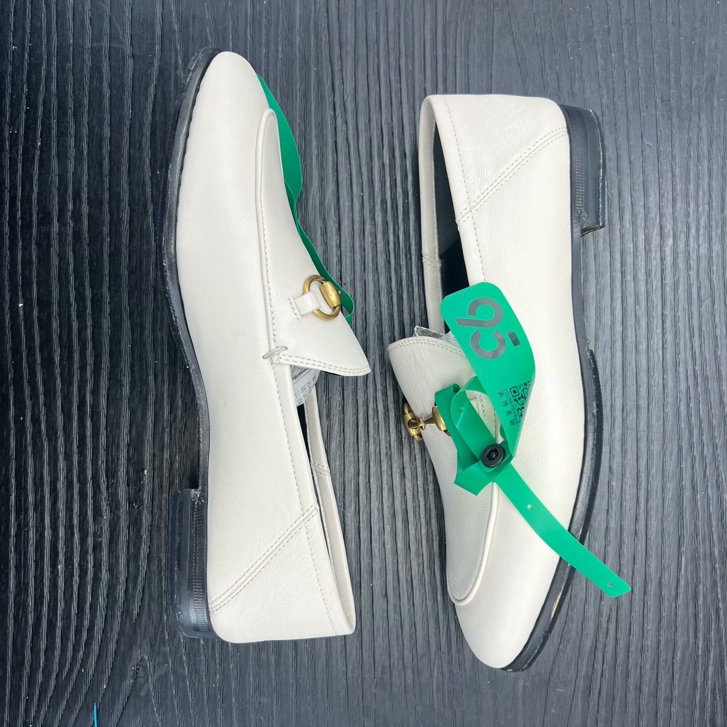 Gucci Gucci White Lowtop Sneakers 36 Women Size US 6 / IT 36 - 2 Thumbnail