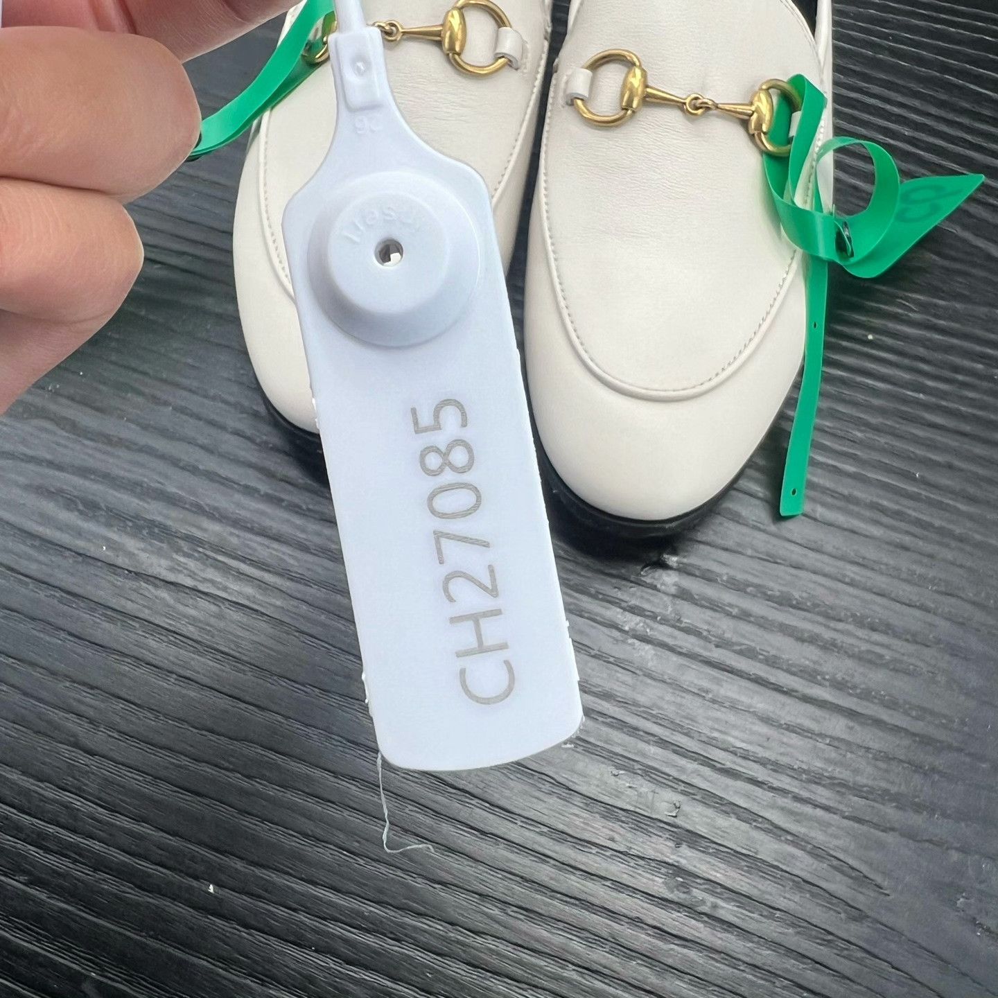 Gucci Gucci White Lowtop Sneakers 36 Women Size US 6 / IT 36 - 9 Thumbnail