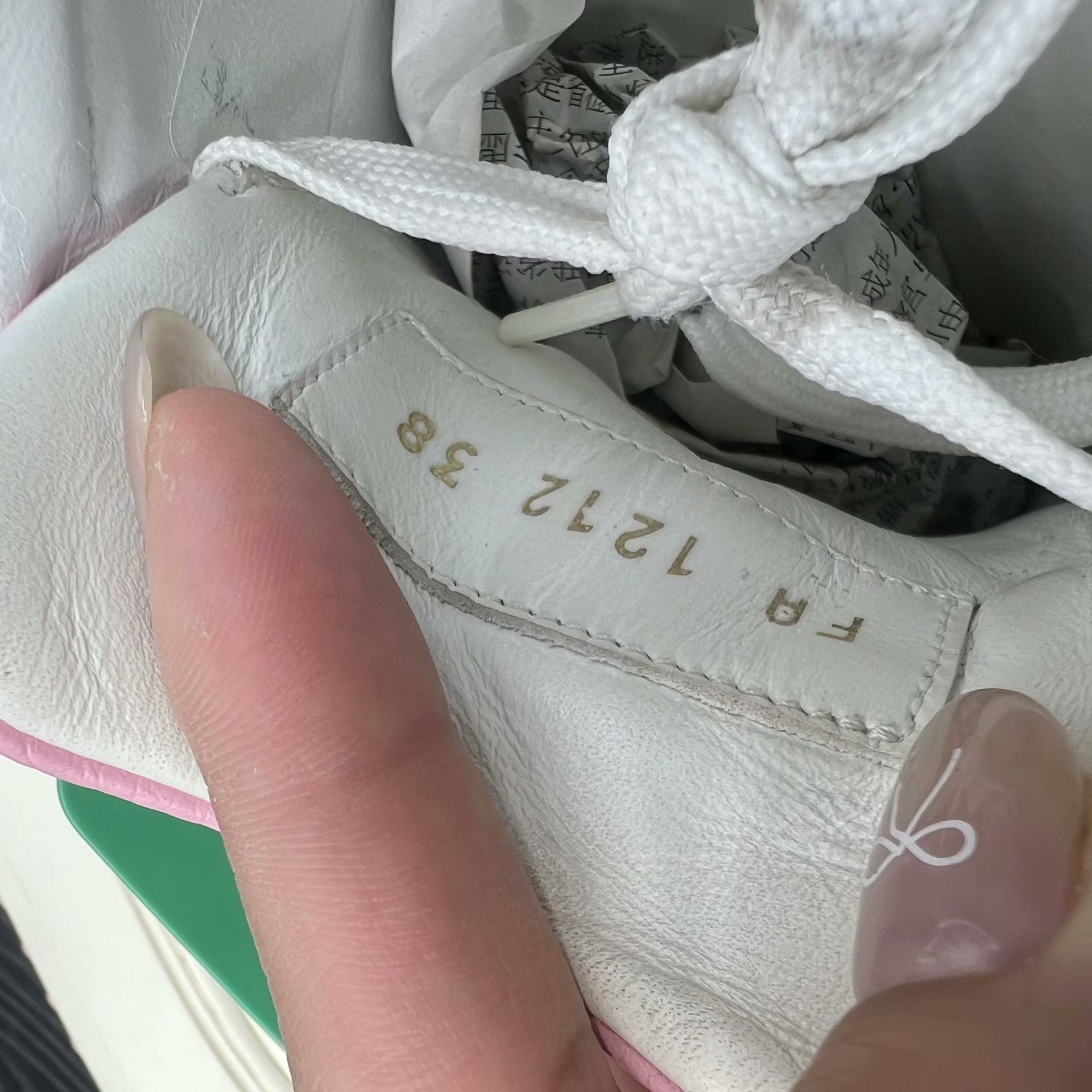 Louis Vuitton Louis Vuitton Limited Pink Lowtop Sneakers 38 Women Size US 7.5 / IT 37.5 - 4 Thumbnail
