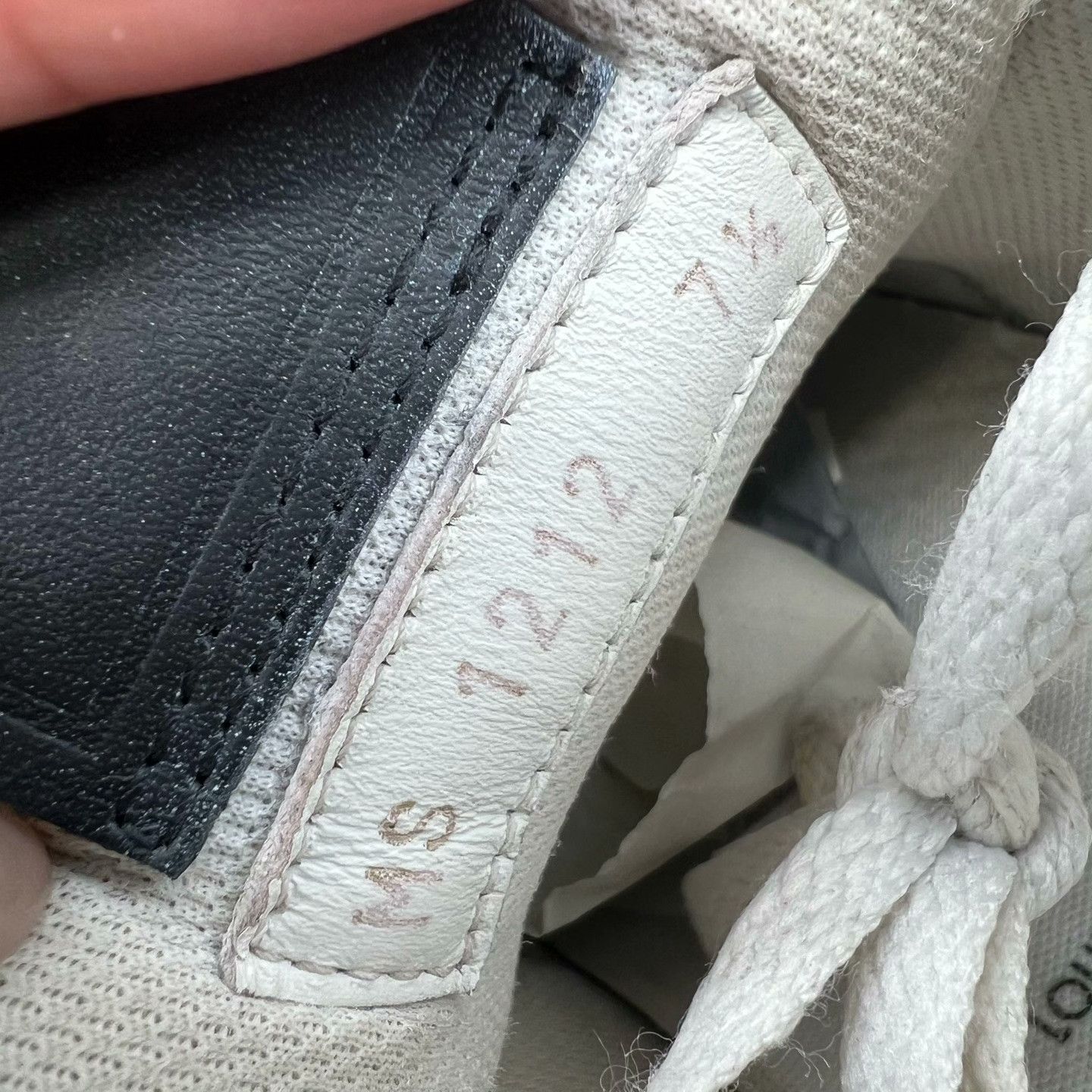 Louis Vuitton Louis Vuitton Training Black Lowtop Sneakers 41 Men Size US 8.5 / EU 41-42 - 8 Thumbnail