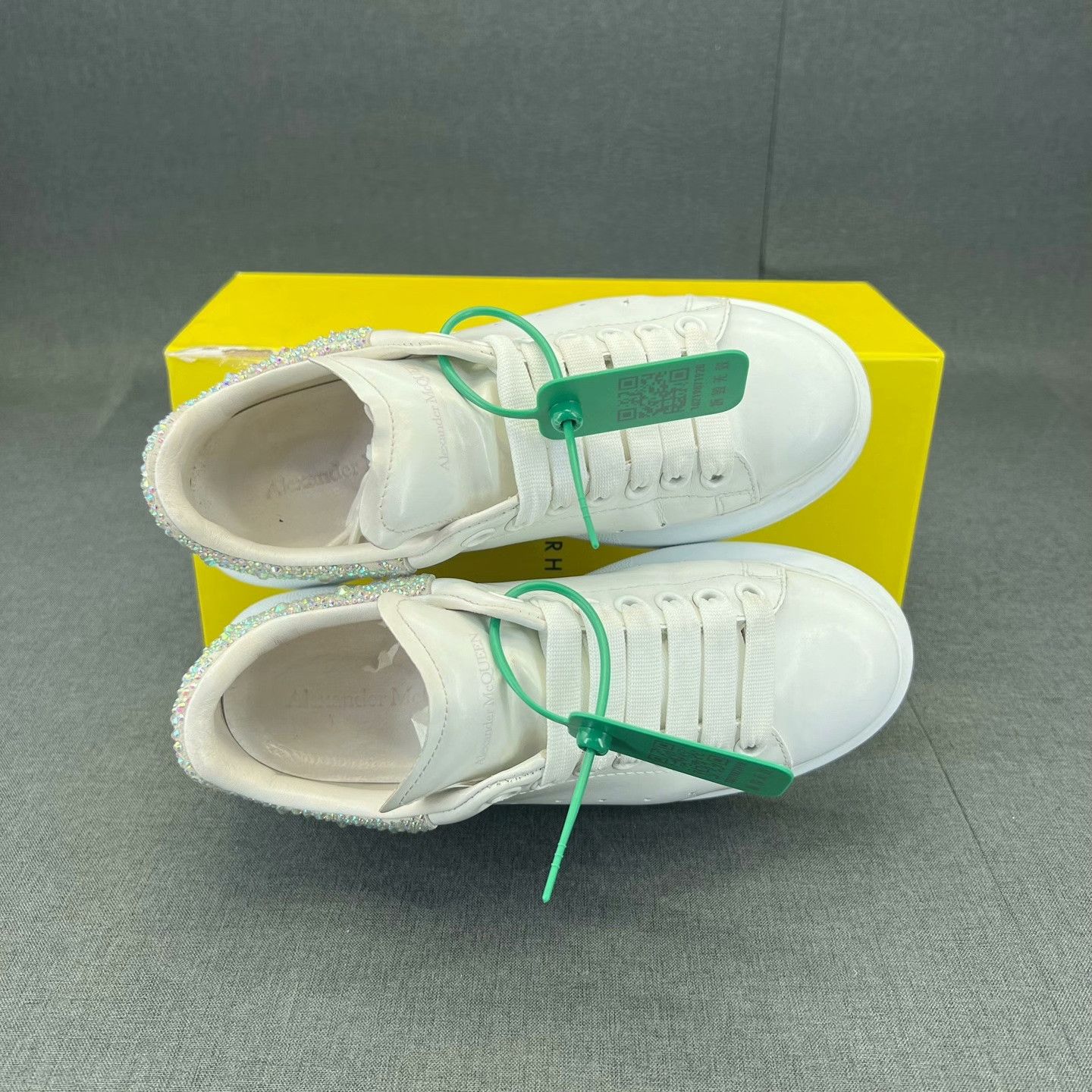Alexander McQueen Alexander McQueen White Lowtop Sneakers 36 Women Size US 6 / IT 36 - 8 Thumbnail