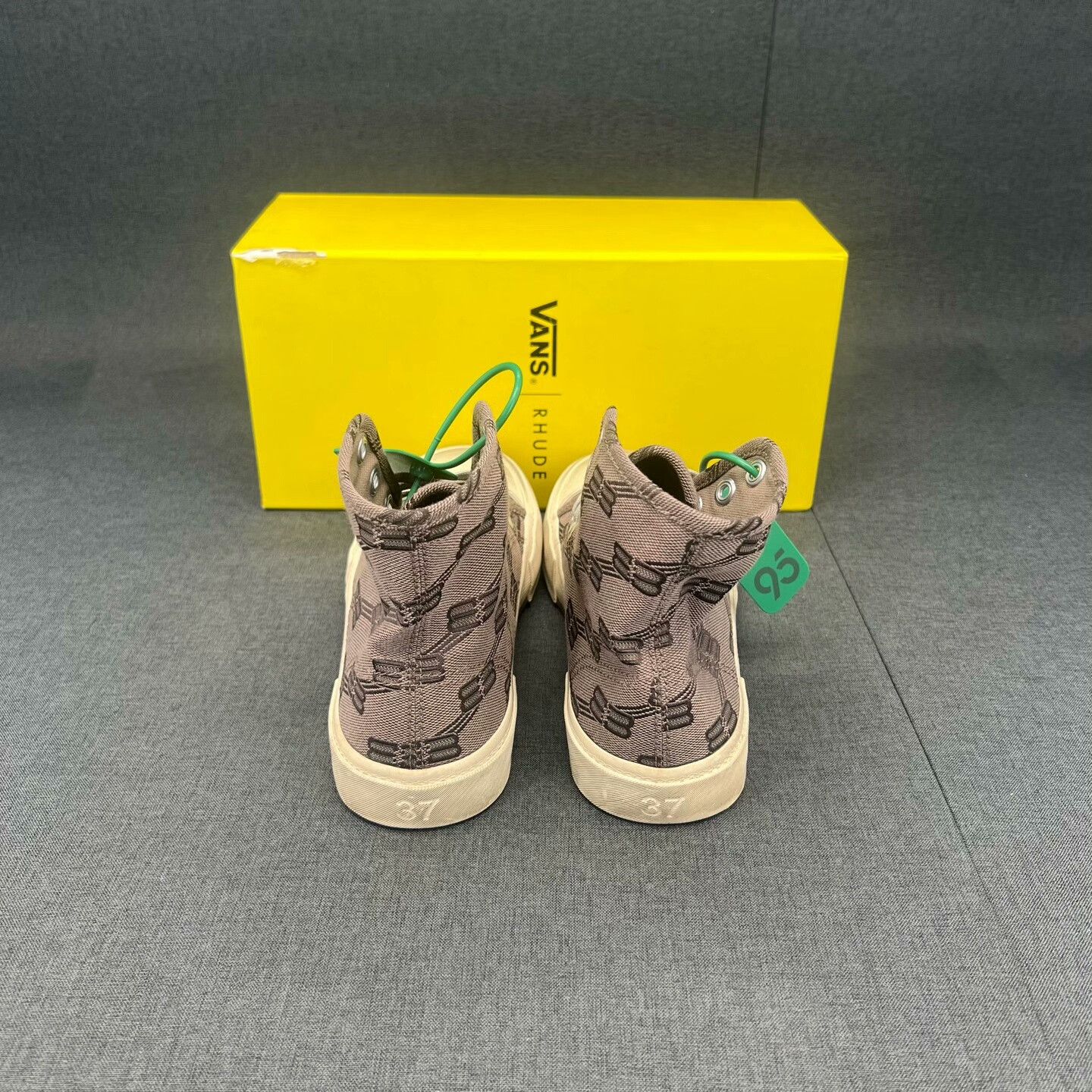 Balenciaga Balenciaga Brown Hitop Sneakers 37 Women Size US 6.5 / IT 36.5 - 8 Thumbnail