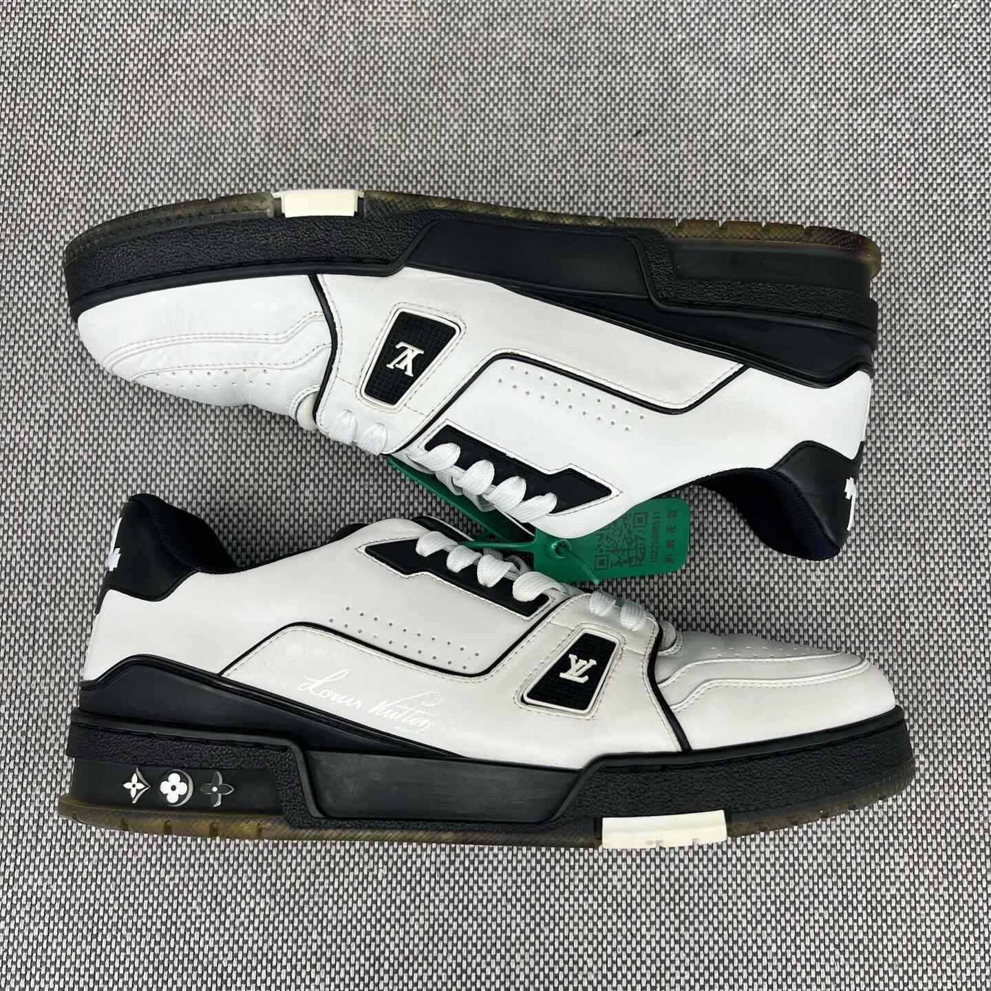 Louis Vuitton Louis Vuitton Training Black Lowtop Sneakers 41 Men Size US 8.5 / EU 41-42 - 3 Thumbnail