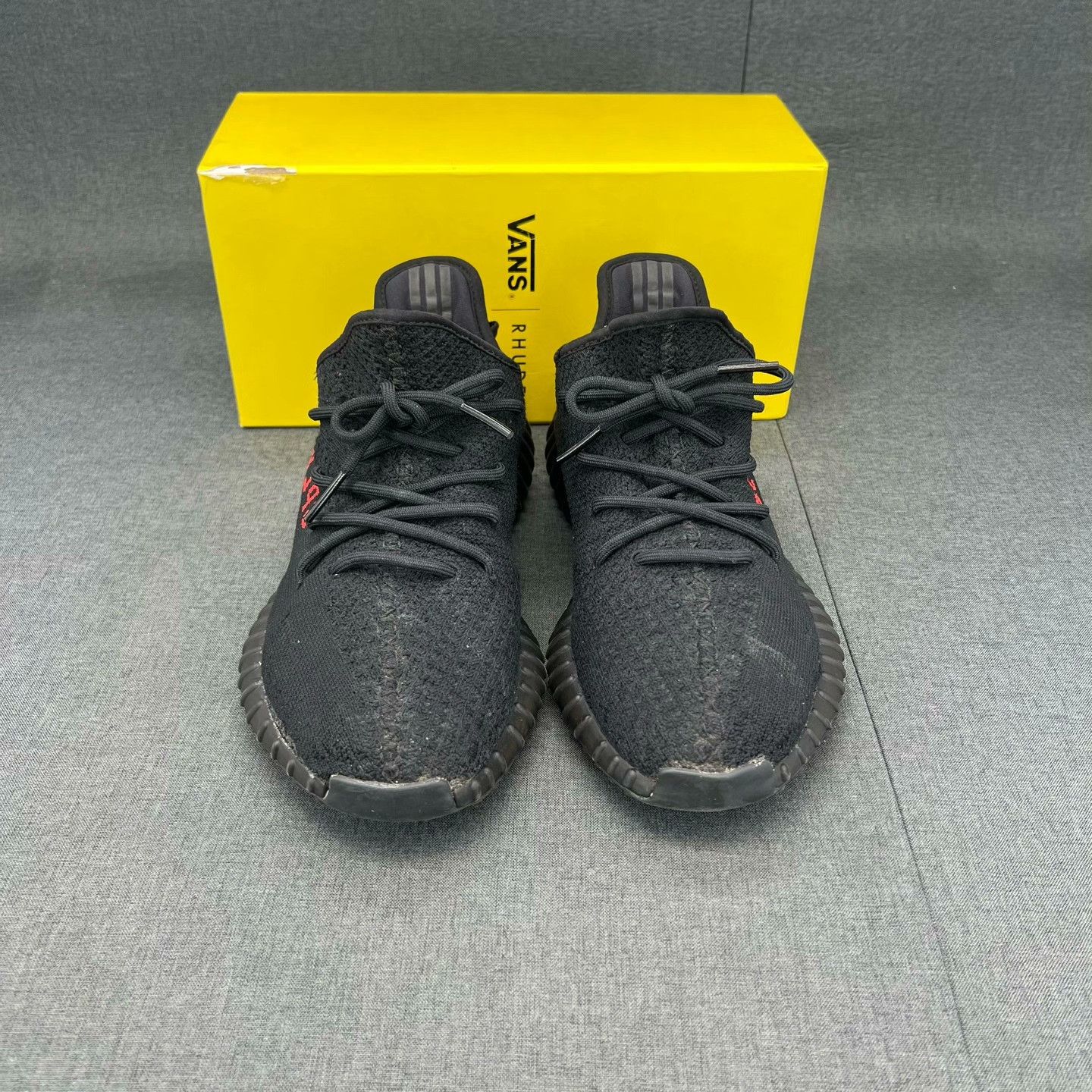 Yeezy Yeezy Black Lowtop Sneakers 44.5 Men Size US 11 / EU 44 - 4 Thumbnail