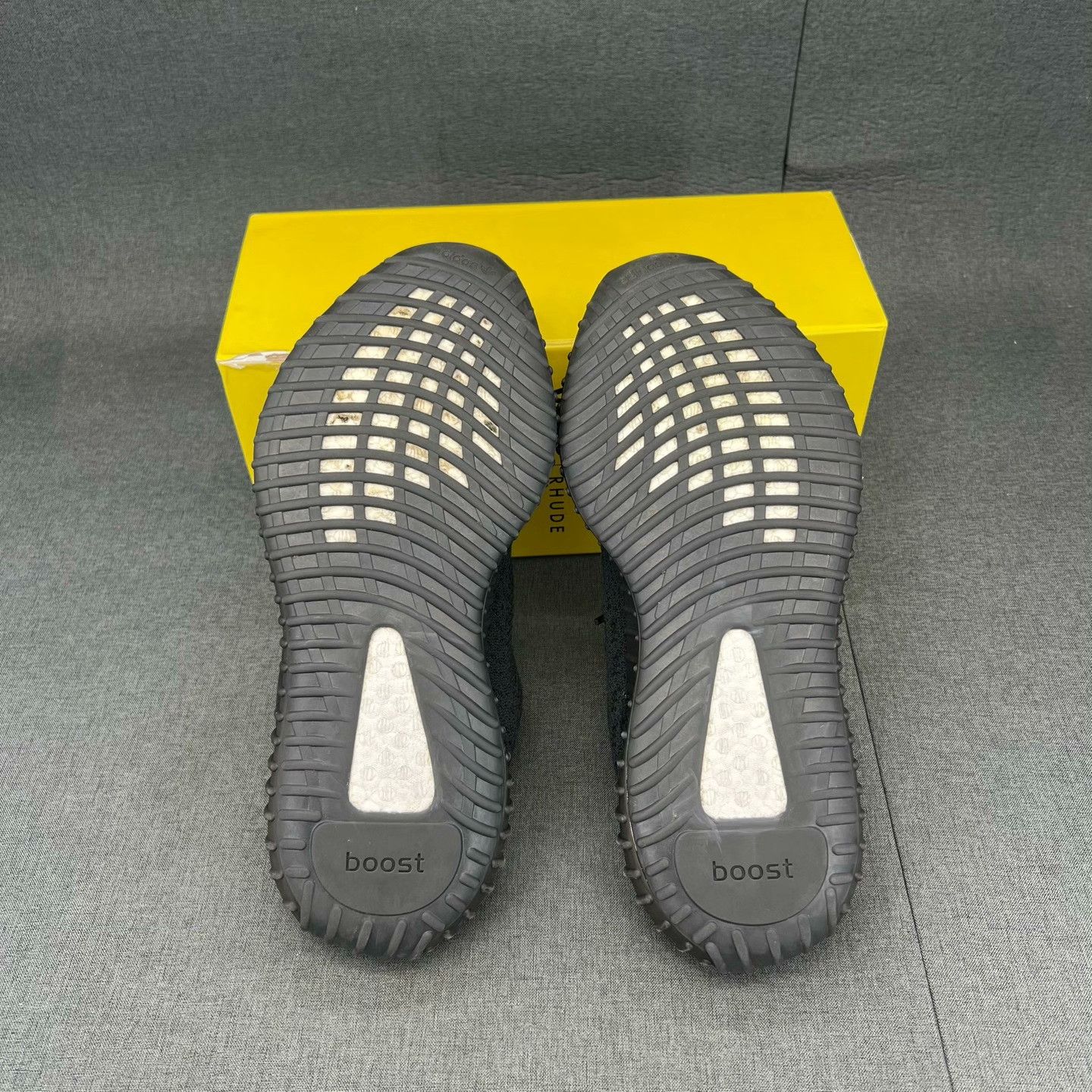 Yeezy Yeezy Black Lowtop Sneakers 44.5 Men Size US 11 / EU 44 - 6 Thumbnail