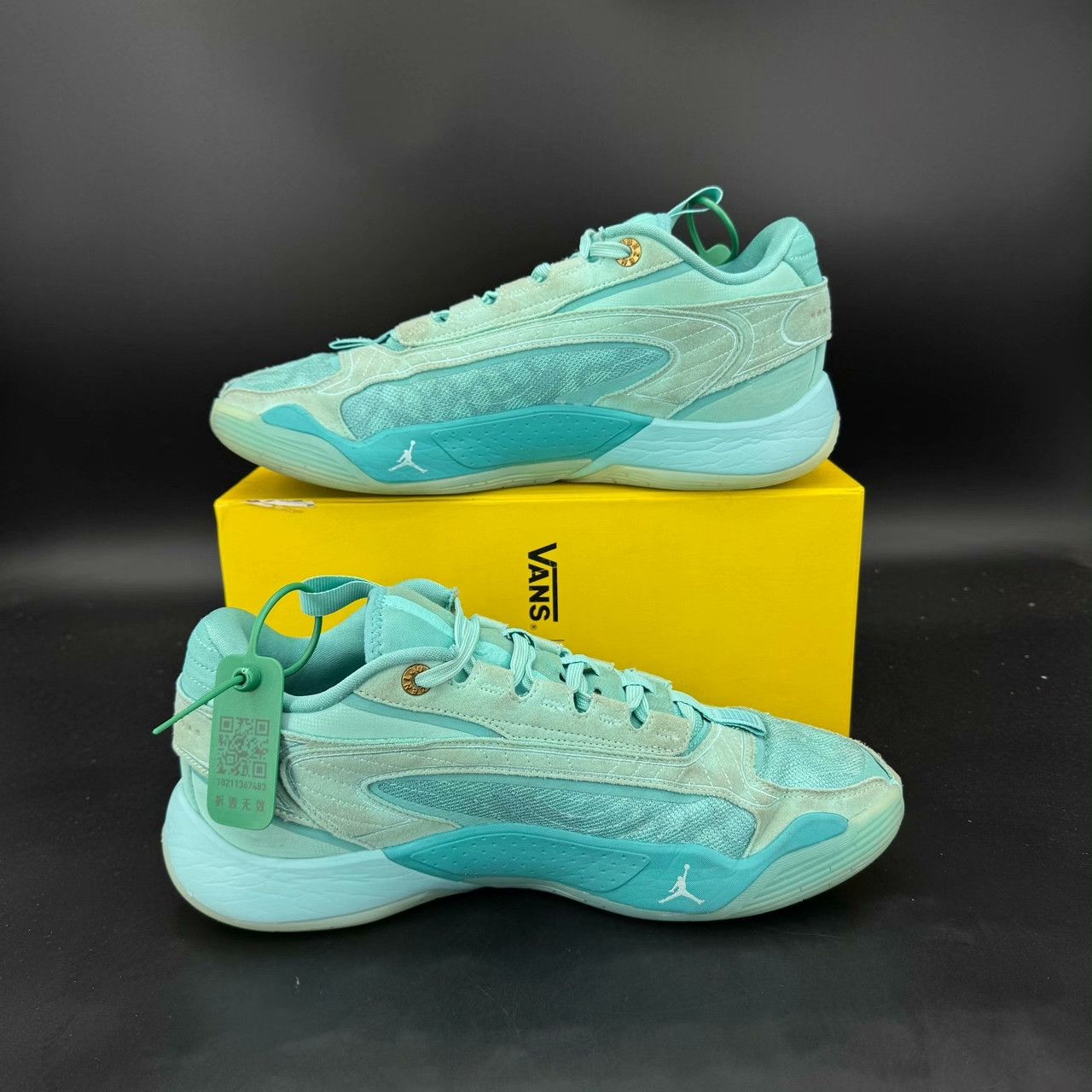 Nike Nike Green Lowtop Sneakers 44.5 Men Size US 11 / EU 44 - 2 Thumbnail