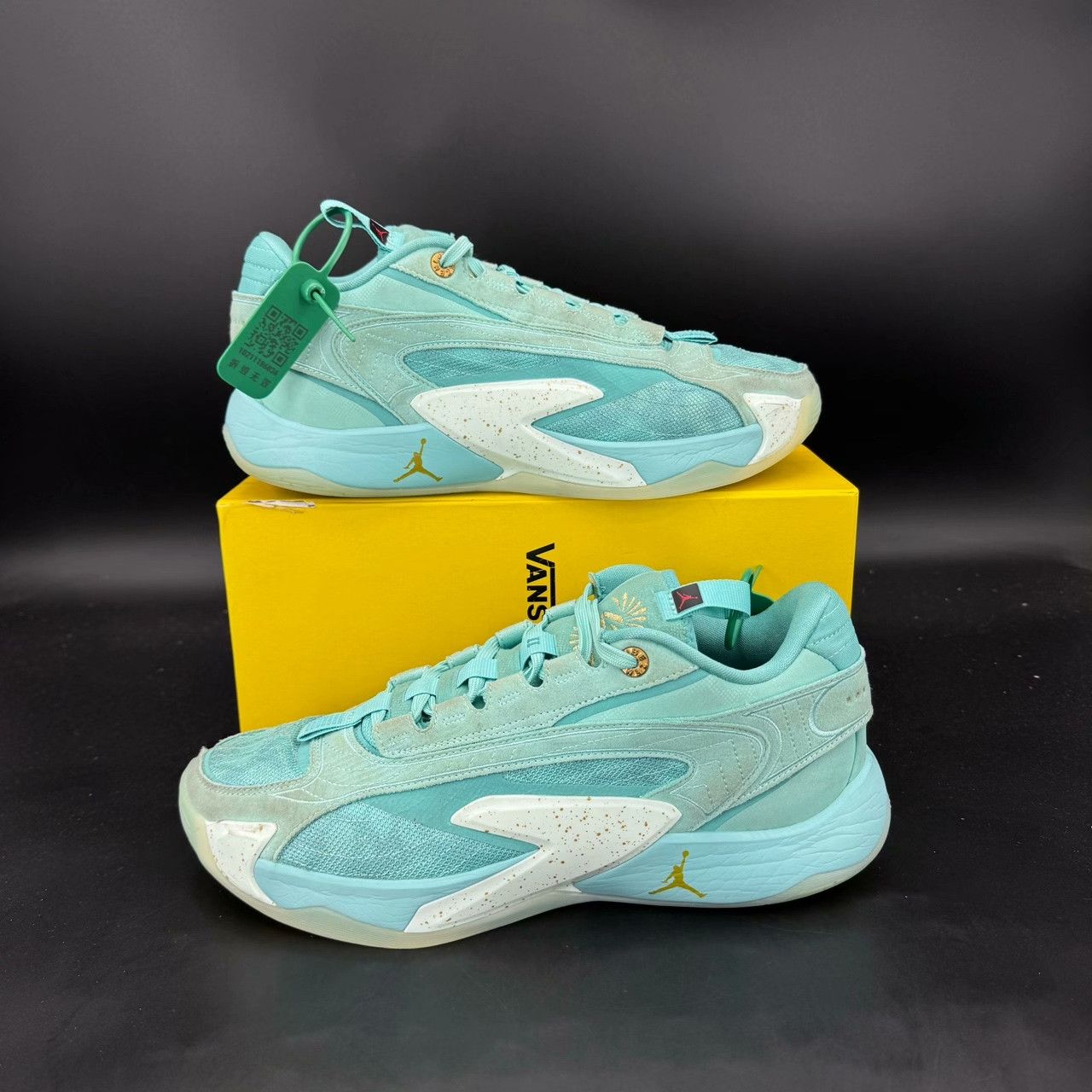 Nike Nike Green Lowtop Sneakers 44.5 Men Size US 11 / EU 44 - 3 Thumbnail
