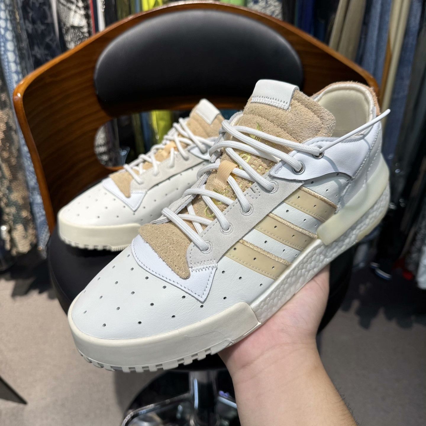 Adidas Adidas White Lowtop Sneakers 44.5 Men Size US 11 / EU 44 - 5 Thumbnail