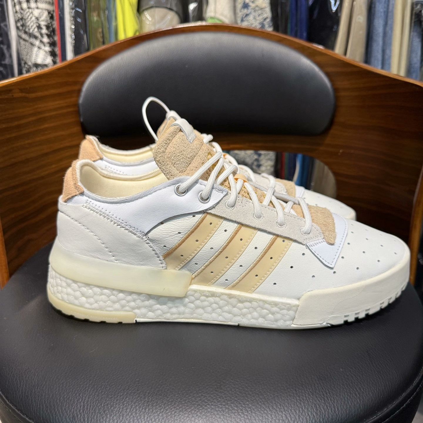 Adidas Adidas White Lowtop Sneakers 44.5 Men Size US 11 / EU 44 - 4 Thumbnail