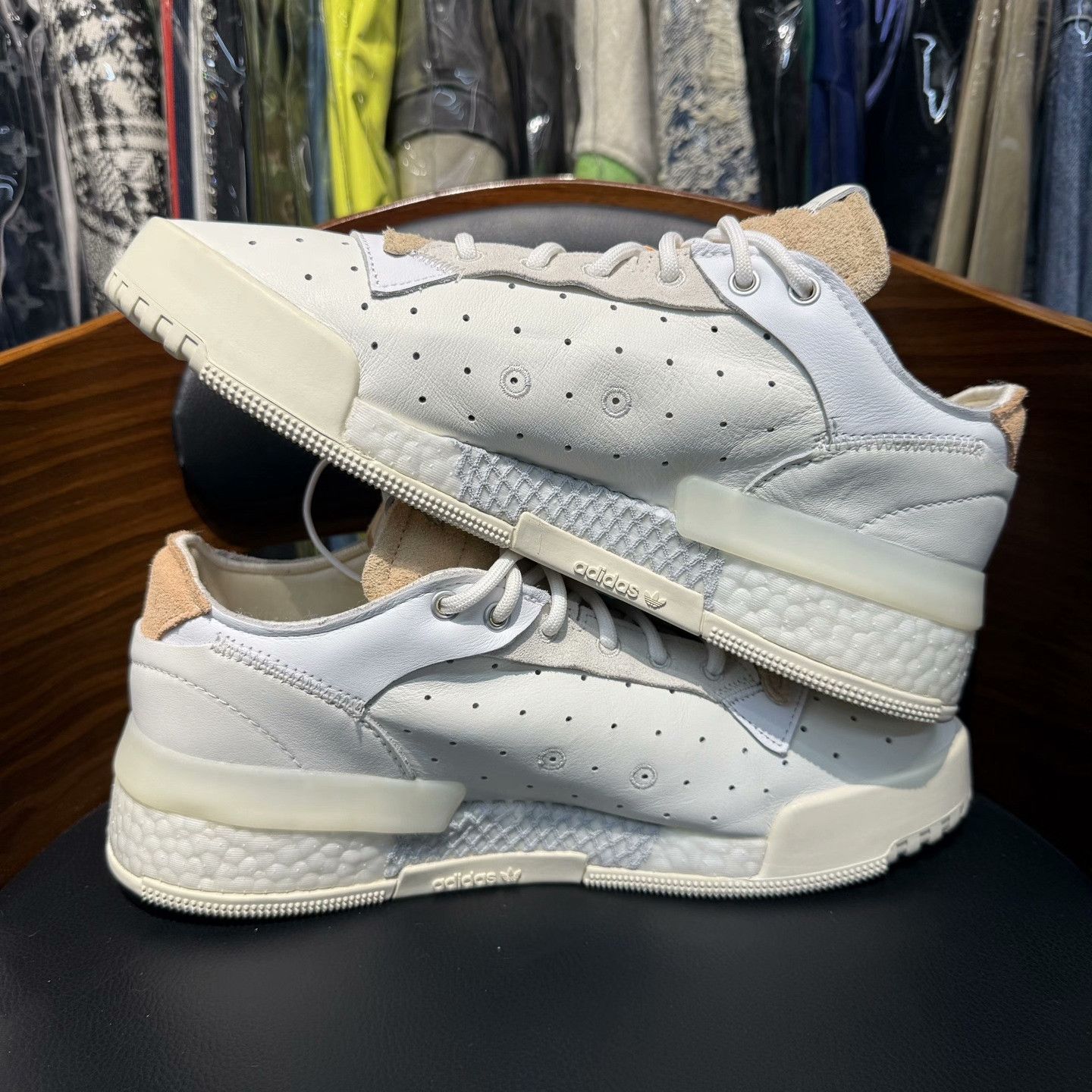 Adidas Adidas White Lowtop Sneakers 44.5 Men Size US 11 / EU 44 - 7 Thumbnail