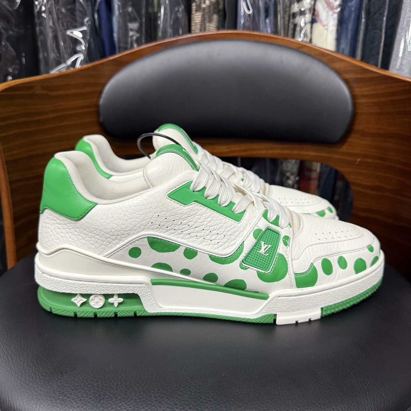 Louis Vuitton Louis Vuitton Collab Limited Green Lowtop Sneakers 41 Men Size US 8.5 / EU 41-42 - 4 Thumbnail