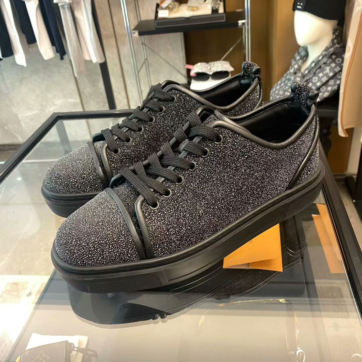 Christian Louboutin Christian Louboutin Black Lowtop Sneakers 41 Men Size US 8.5 / EU 41-42 - 2 Thumbnail