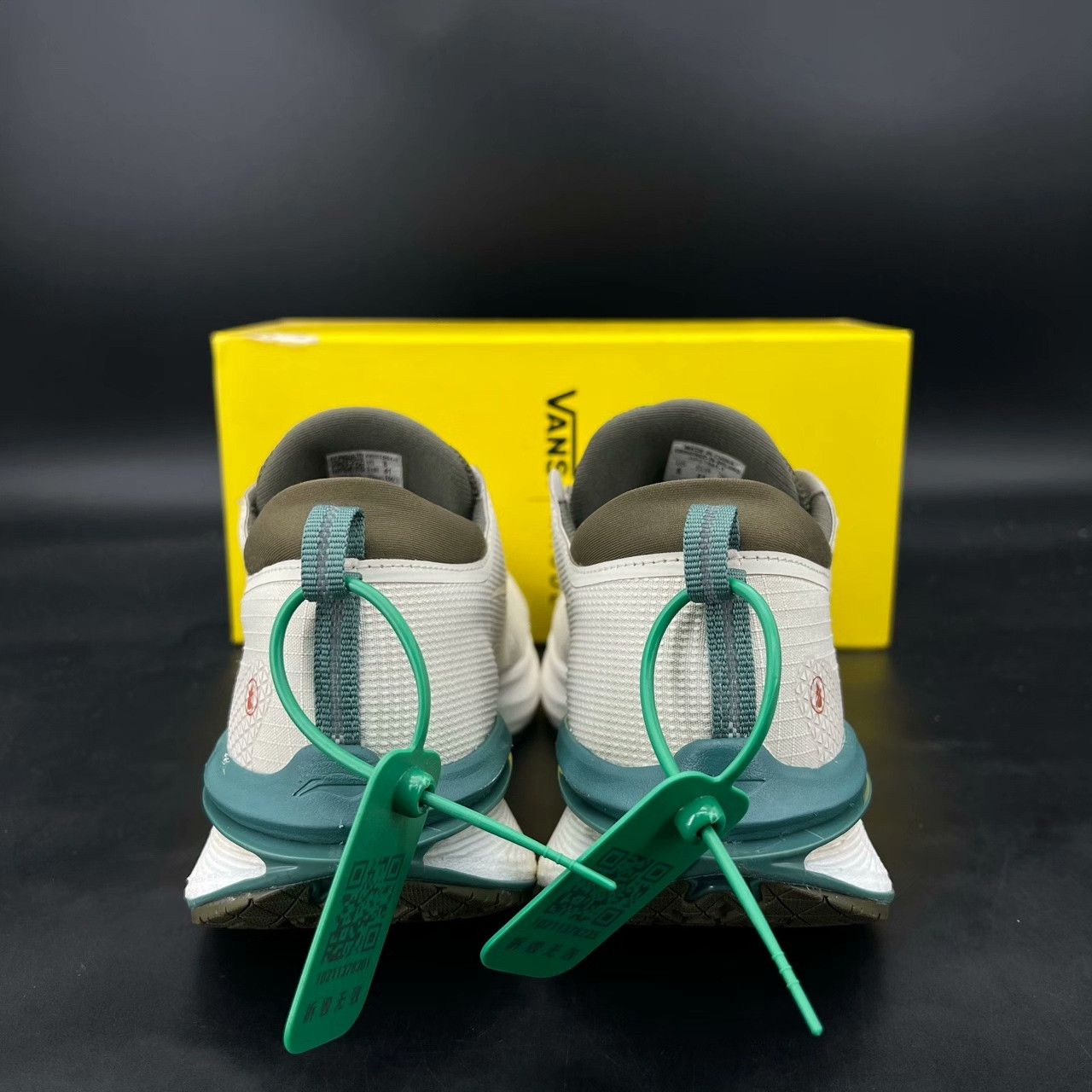 Li-Ning Li-Ning Green Lowtop Sneakers S Men Size US 10 / EU 43 - 5 Thumbnail