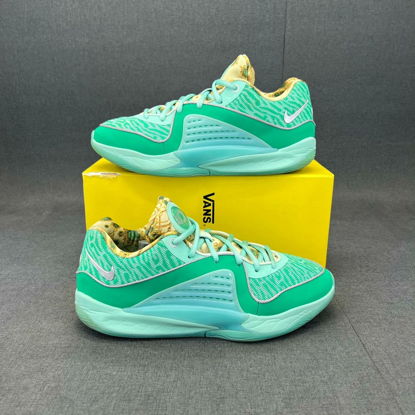 Nike Nike Green Lowtop Sneakers 43 Men Size US 10 / EU 43 - 2 Thumbnail