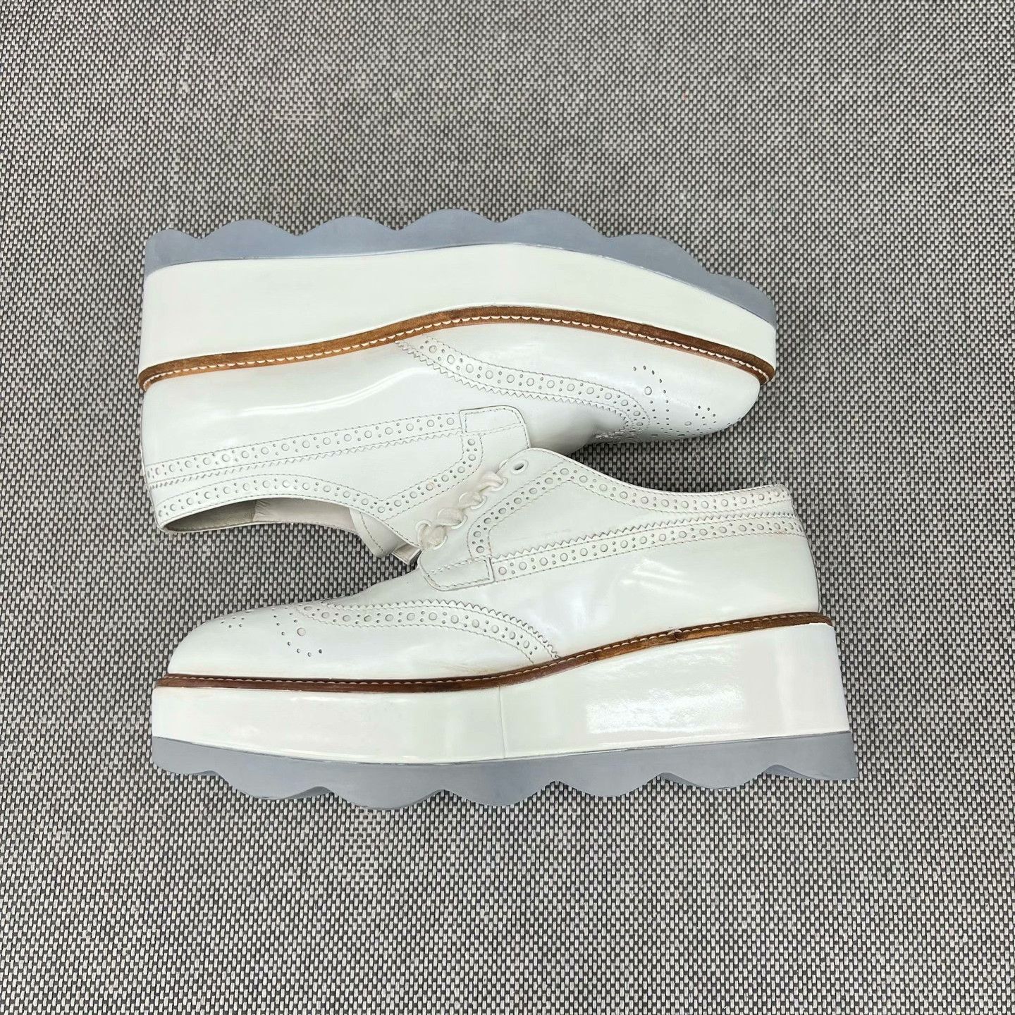 Prada Prada White Lowtop Sneakers 36 Women Size US 6 / IT 36 - 3 Thumbnail