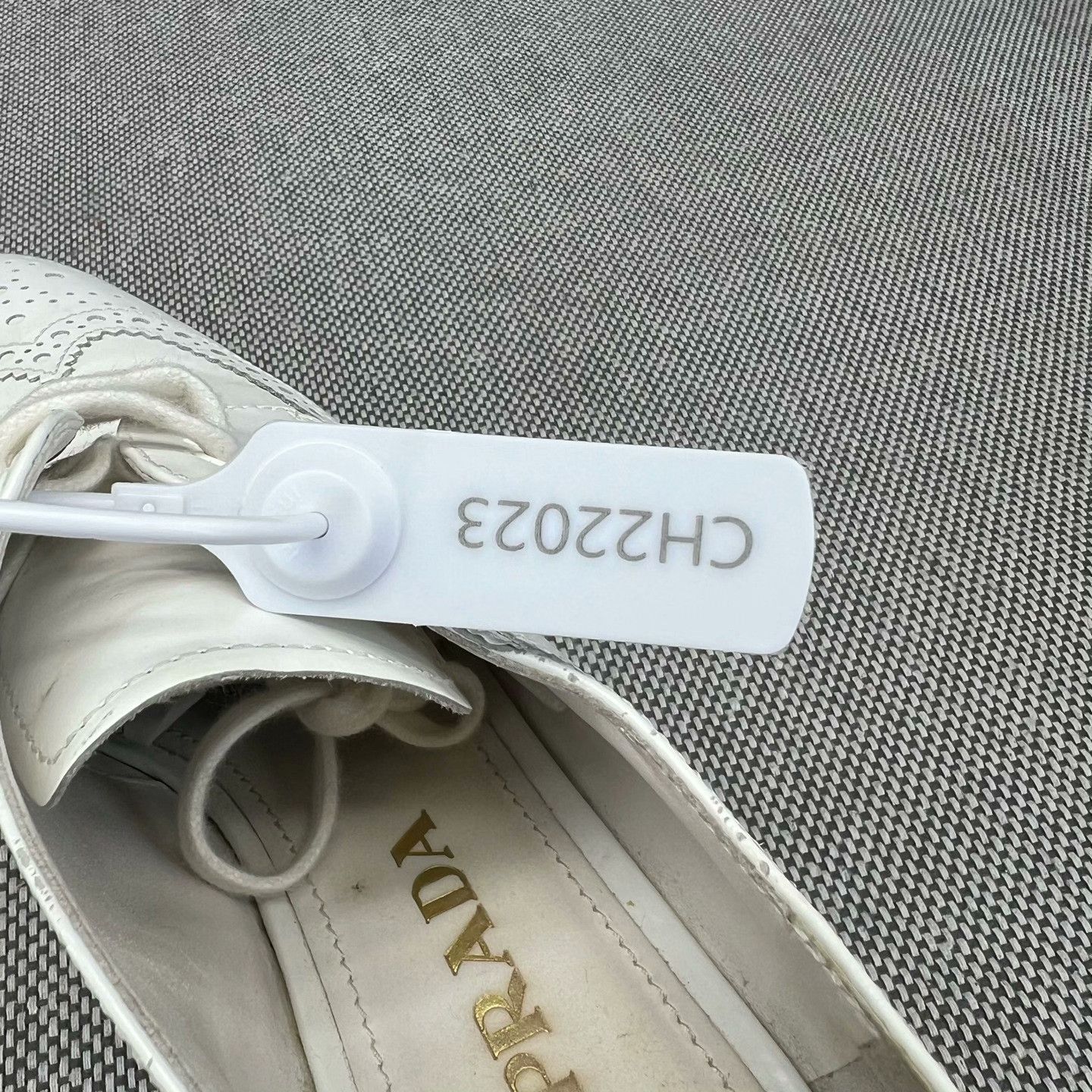 Prada Prada White Lowtop Sneakers 36 Women Size US 6 / IT 36 - 9 Thumbnail