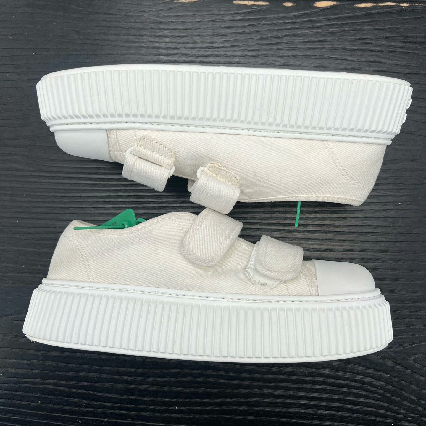 Miu Miu Miu Miu Canvas White Lowtop Sneakers 38 Women Size US 7.5 / IT 37.5 - 3 Thumbnail