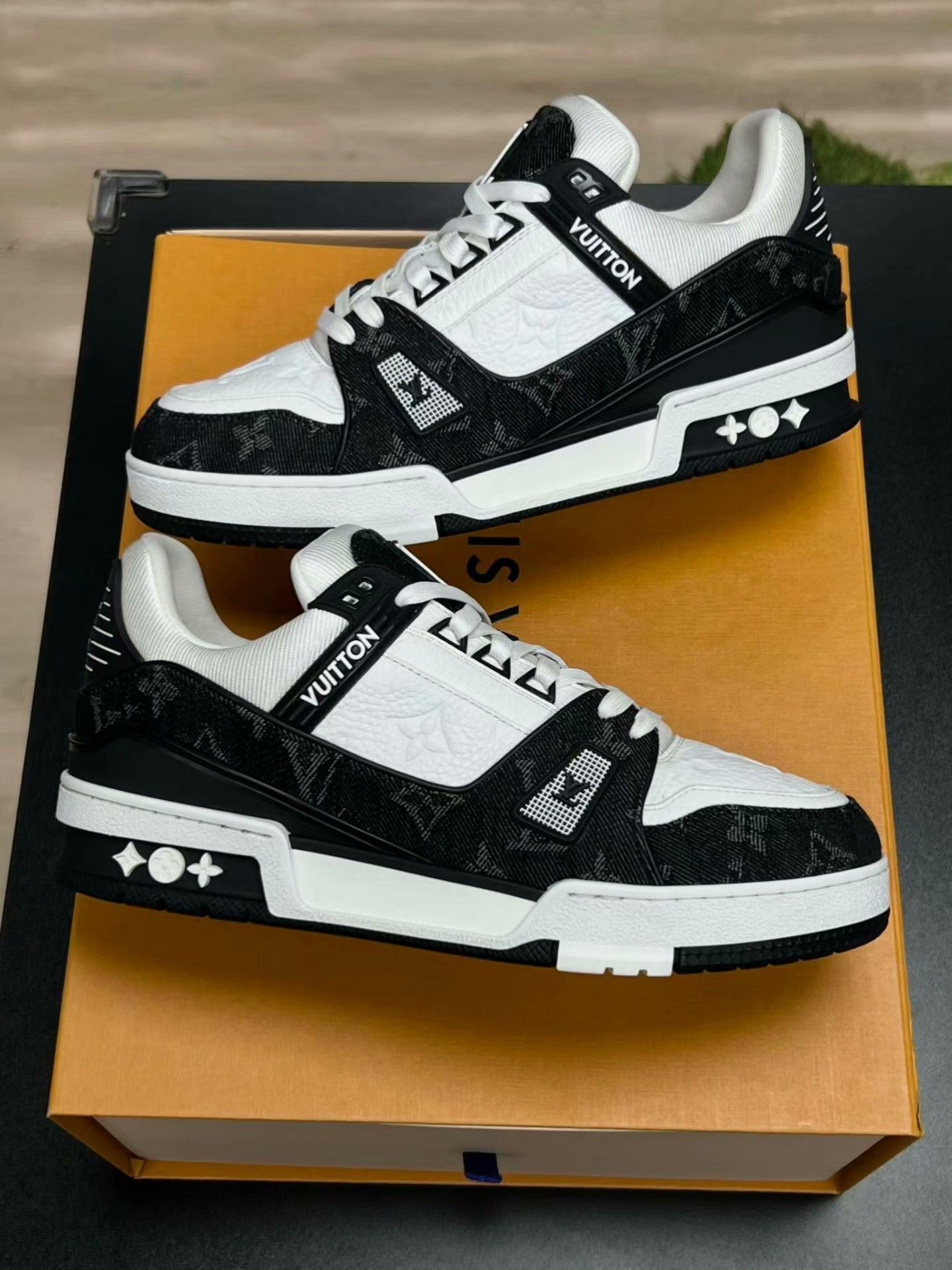 Louis Vuitton Louis Vuitton Training Denim Black Lowtop Sneakers 38 Women Size US 7.5 / IT 37.5 - 5 Thumbnail