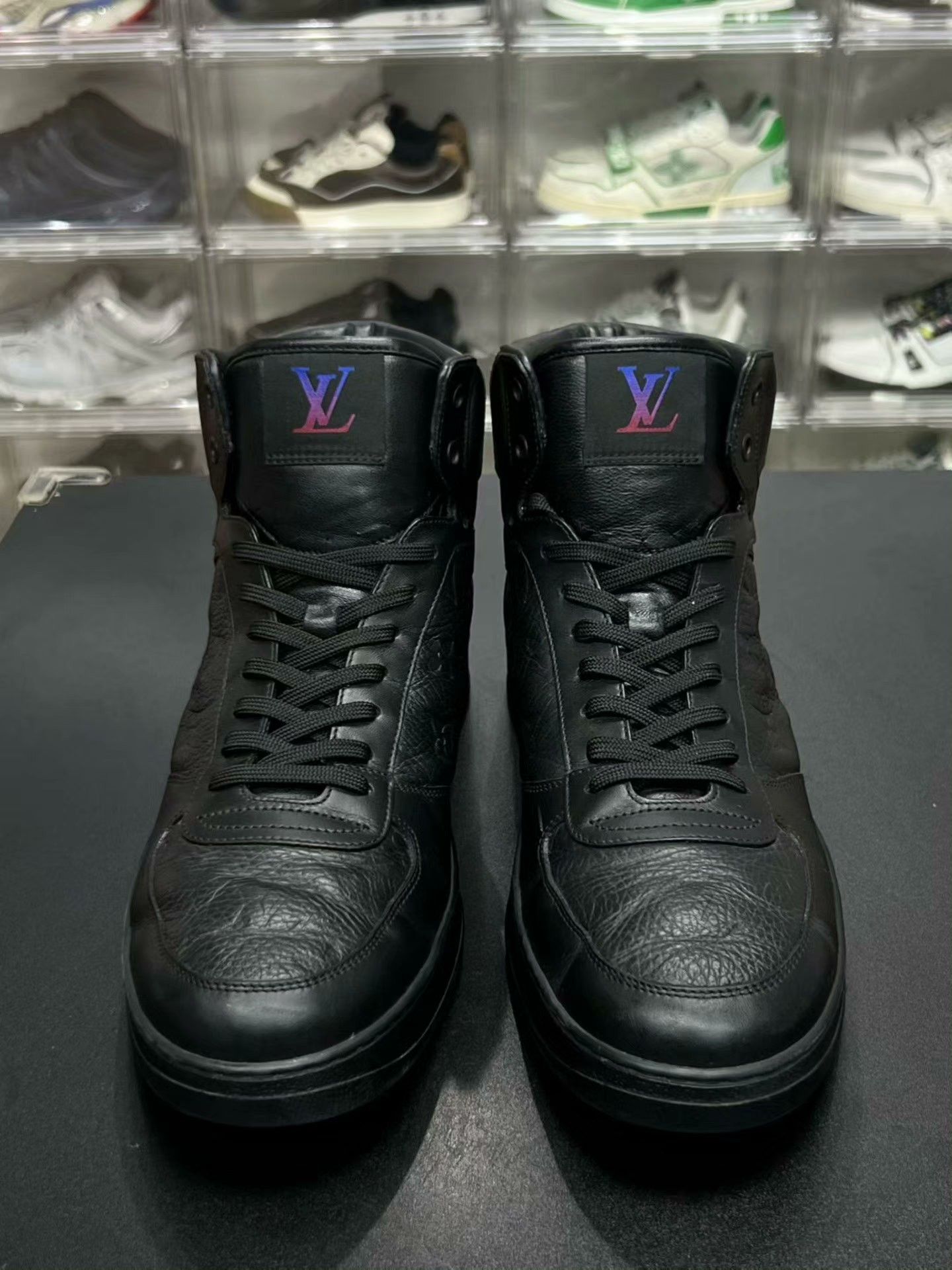 Louis Vuitton Louis Vuitton Black Hitop Sneakers 42 Men Size US 9 / EU 42 - 2 Thumbnail
