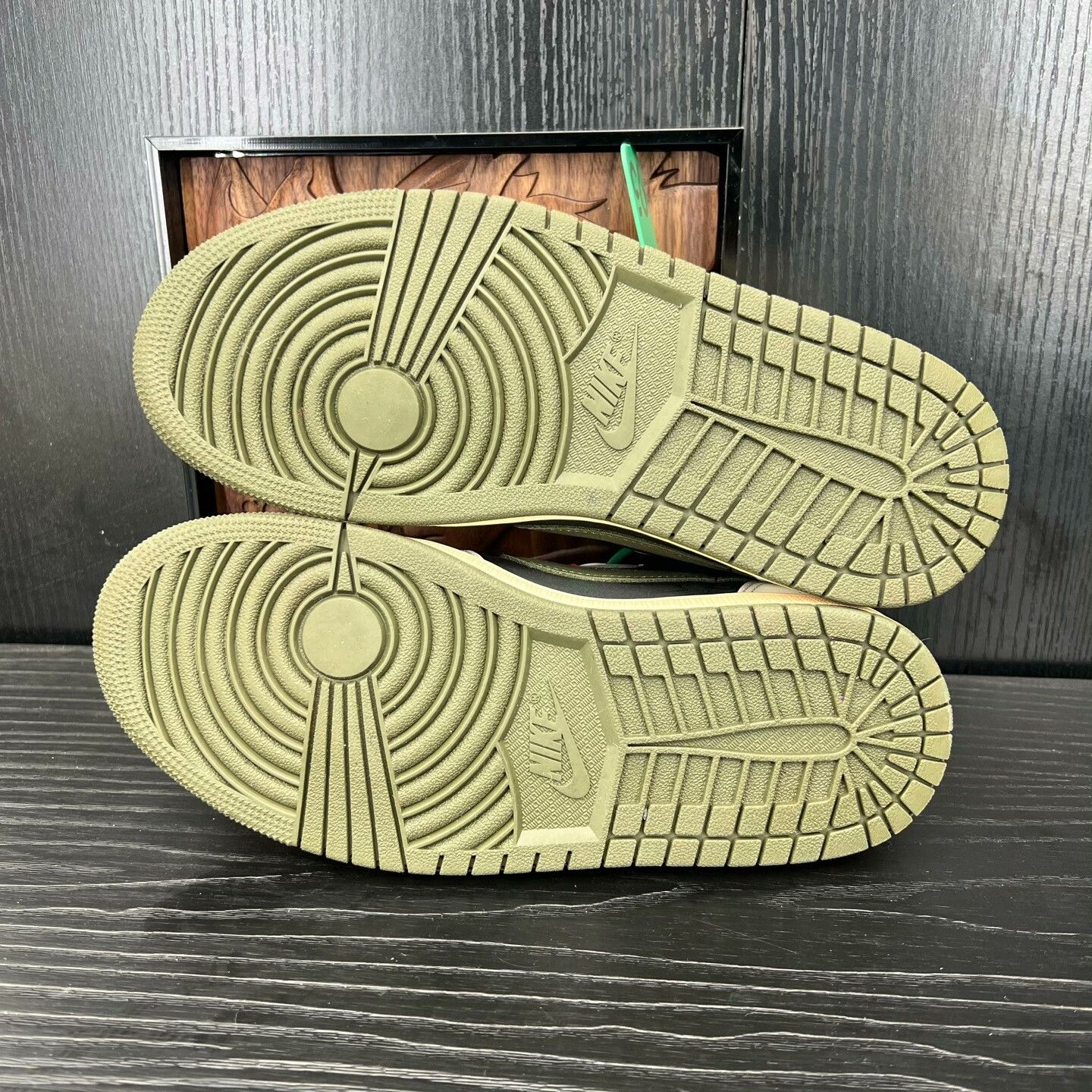 Nike Nike AJ1 Lowtop Sneakers 39 Men Size US 6.5 / EU 39-40 - 6 Thumbnail