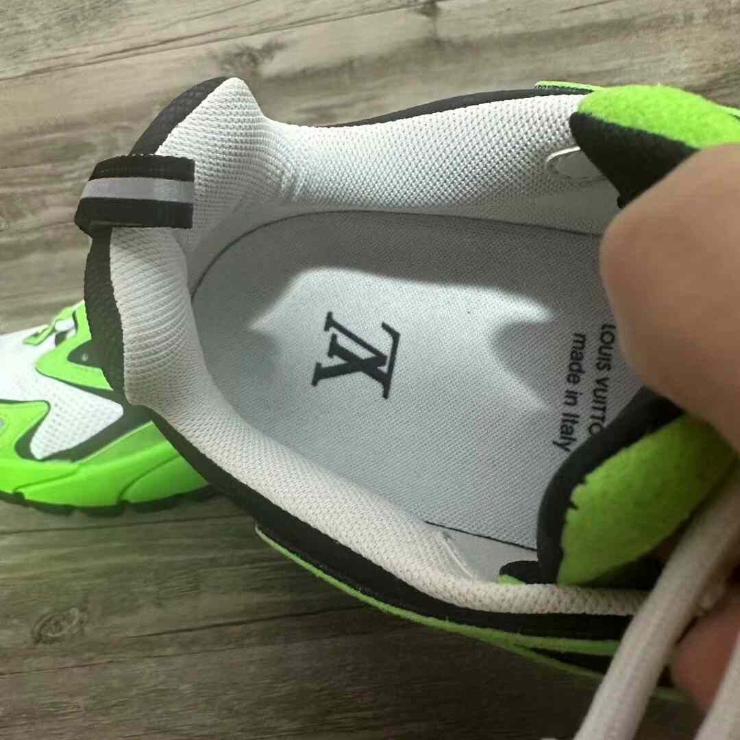 Louis Vuitton Louis Vuitton Running Green Lowtop Sneakers 42 Men Size US 9 / EU 42 - 7 Thumbnail