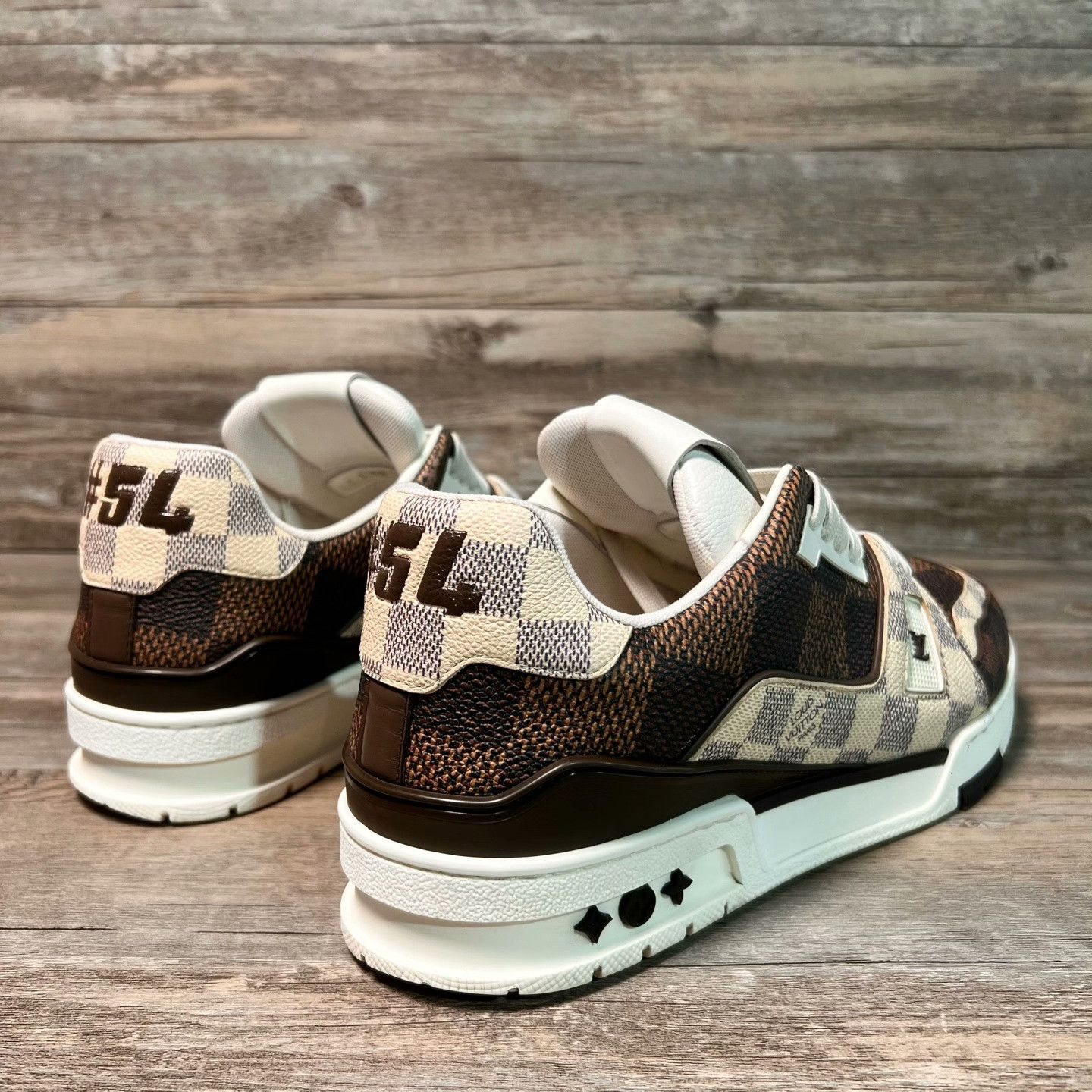 Louis Vuitton Louis Vuitton Training Brown Lowtop Sneakers 9 Men Size US 9 / EU 42 - 3 Thumbnail