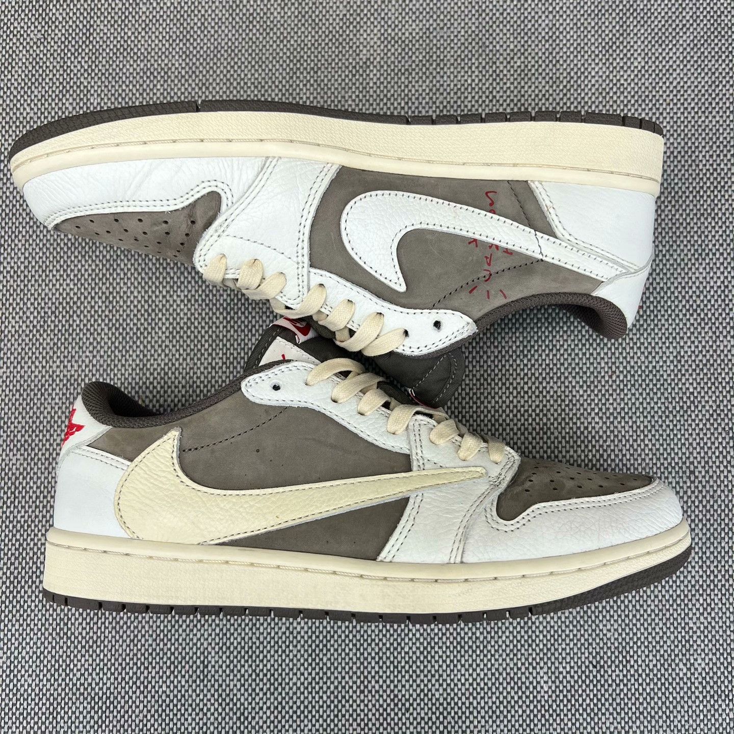 Nike Nike AJ1 Lowtop Sneakers 42 Men Size US 9 / EU 42 - 2 Thumbnail