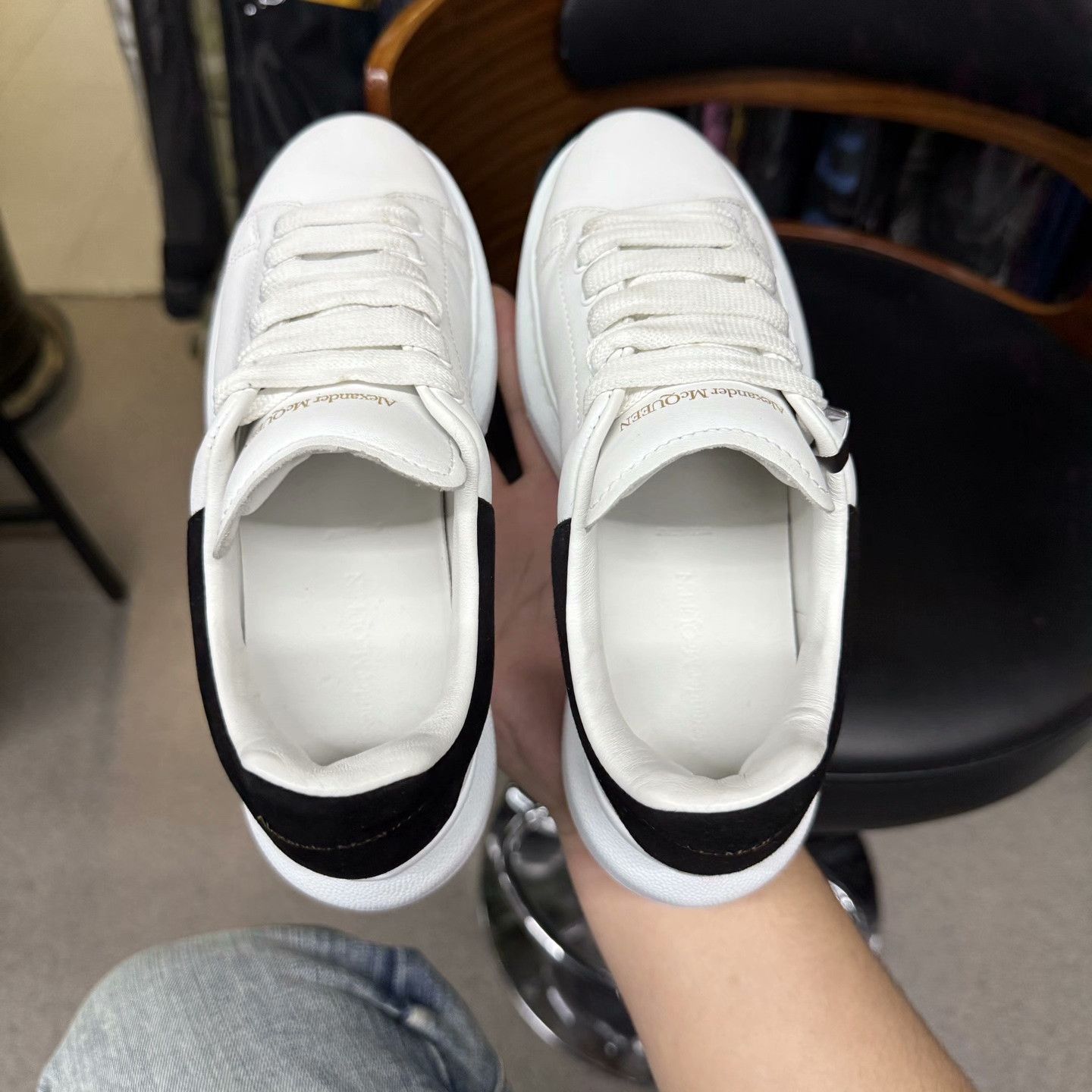 Alexander McQueen Alexander McQueen Black Lowtop Sneakers 33 Men Size US 5 / EU 37 - 8 Thumbnail
