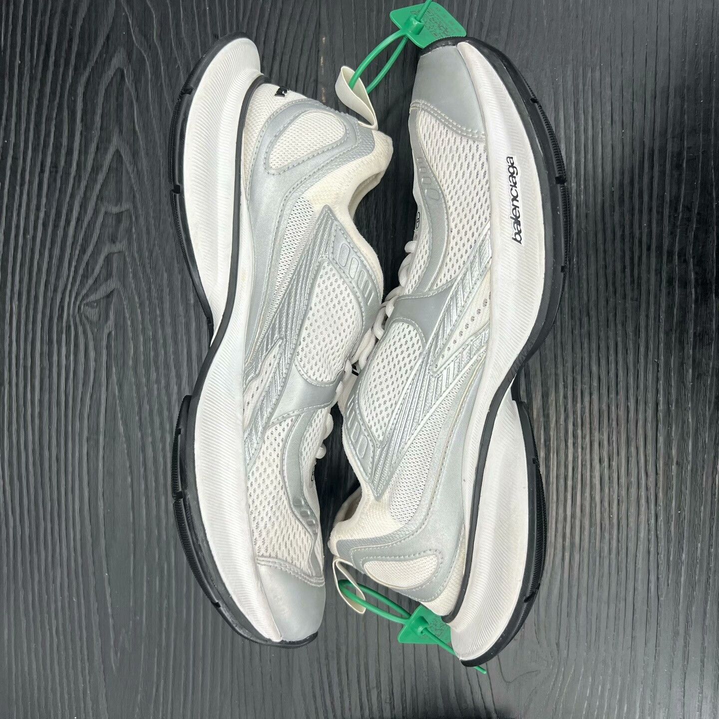 Balenciaga Balenciaga White Lowtop Sneakers 44 Men Size US 10.5 / EU 43-44 - 2 Thumbnail