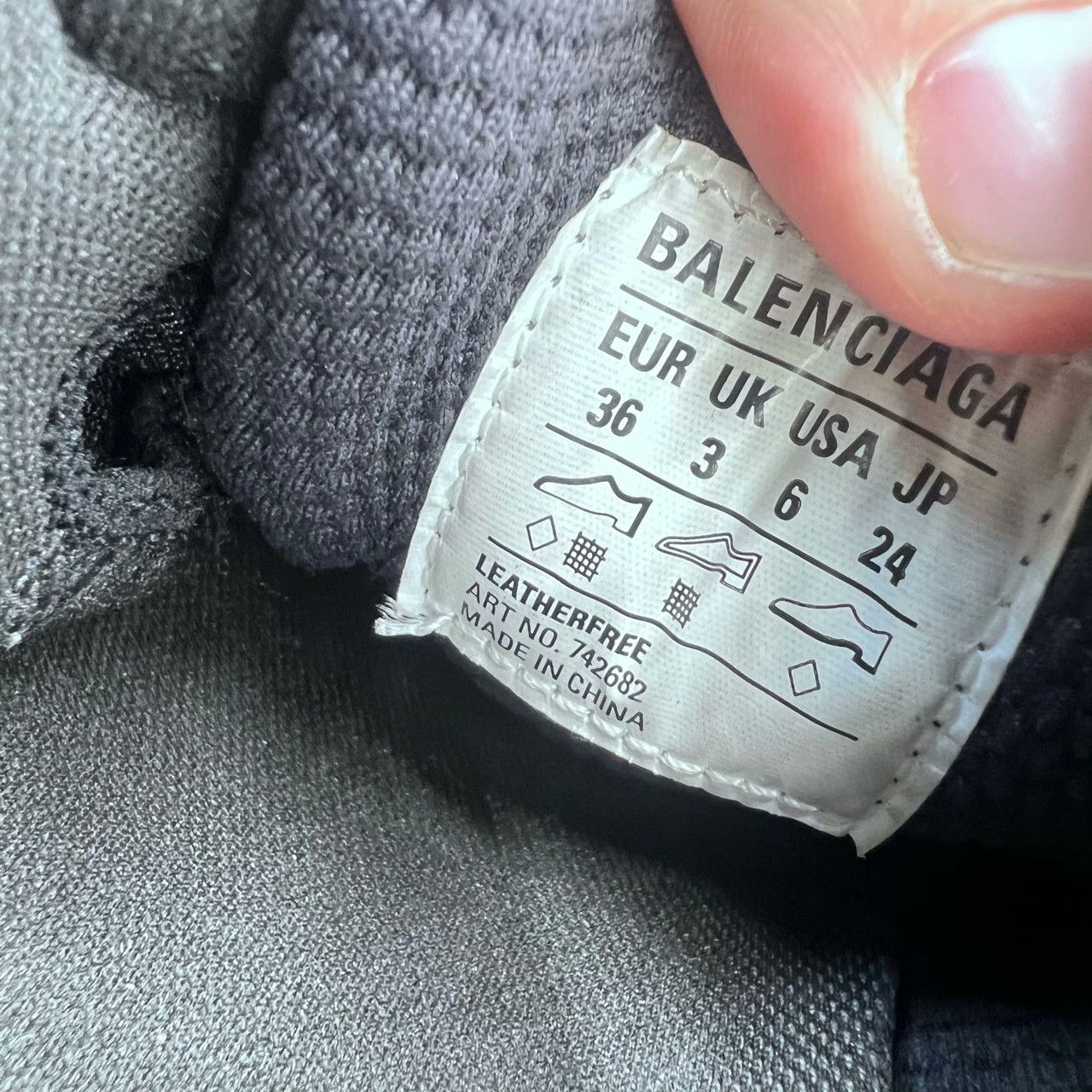 Balenciaga Balenciaga Black Lowtop Sneakers XXXL Men Size US 10 / EU 43 - 8 Thumbnail