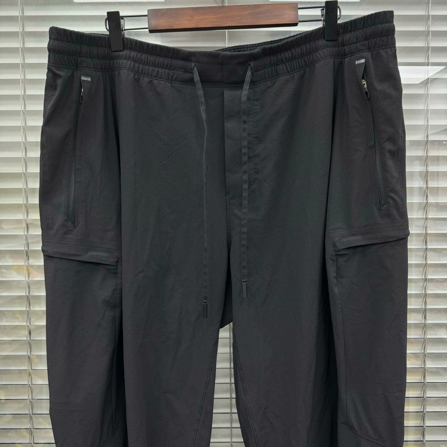 Lululemon Lululemon Black Sweatpants XXL Men Size US 38 / EU 54 - 3 Thumbnail
