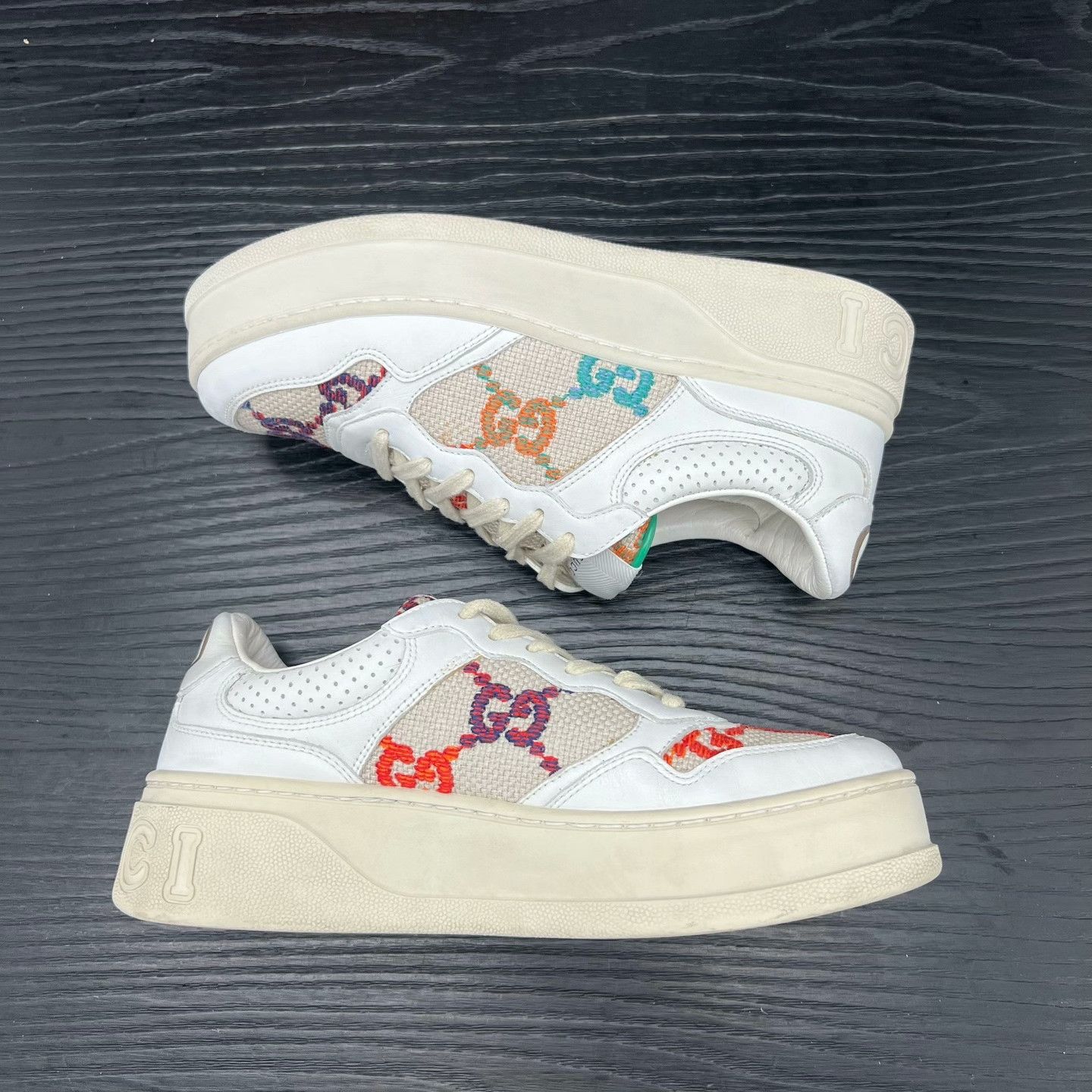 Gucci Gucci White Lowtop Sneakers 37 Women Size US 6.5 / IT 36.5 - 6 Thumbnail
