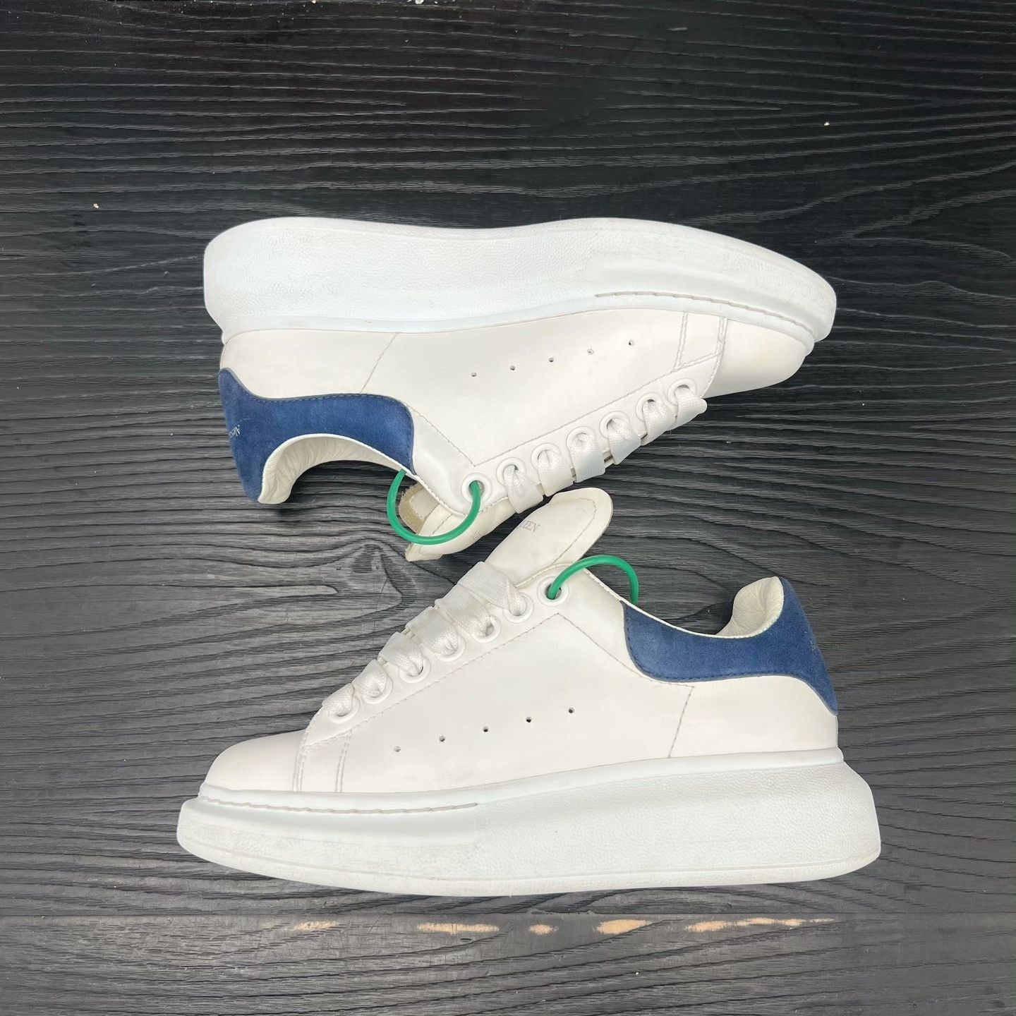 Alexander McQueen Alexander McQueen Blue Lowtop Sneakers 35 Women Size US 5 / IT 35 - 2 Thumbnail