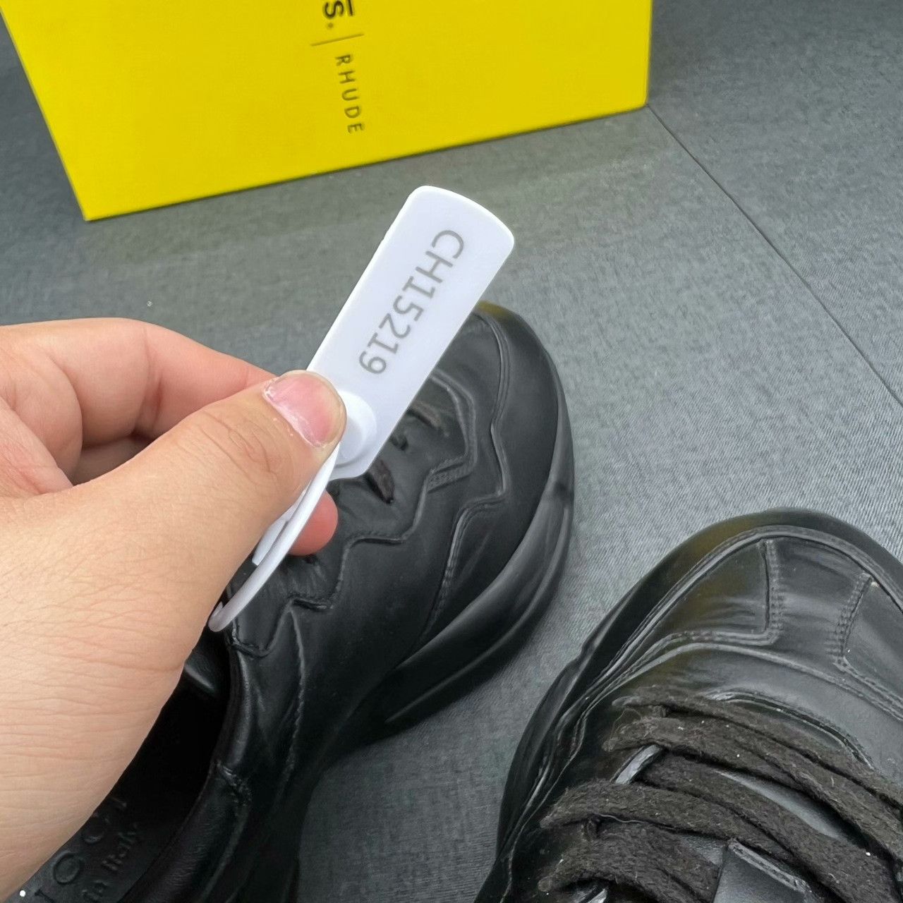 Gucci Gucci Black Lowtop Sneakers 40.5 Men Size US 8 / EU 41 - 9 Thumbnail