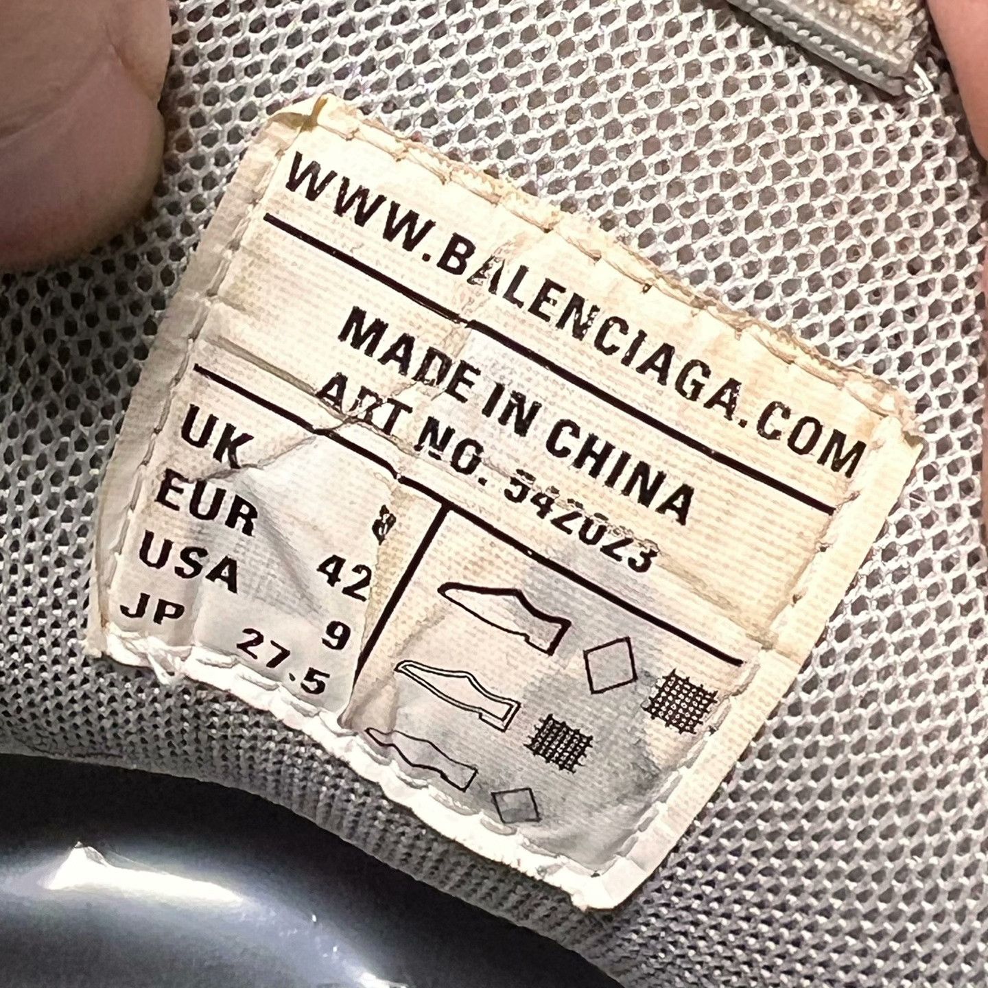 Balenciaga Balenciaga Silver Lowtop Sneakers 42 Men Size US 9 / EU 42 - 8 Thumbnail
