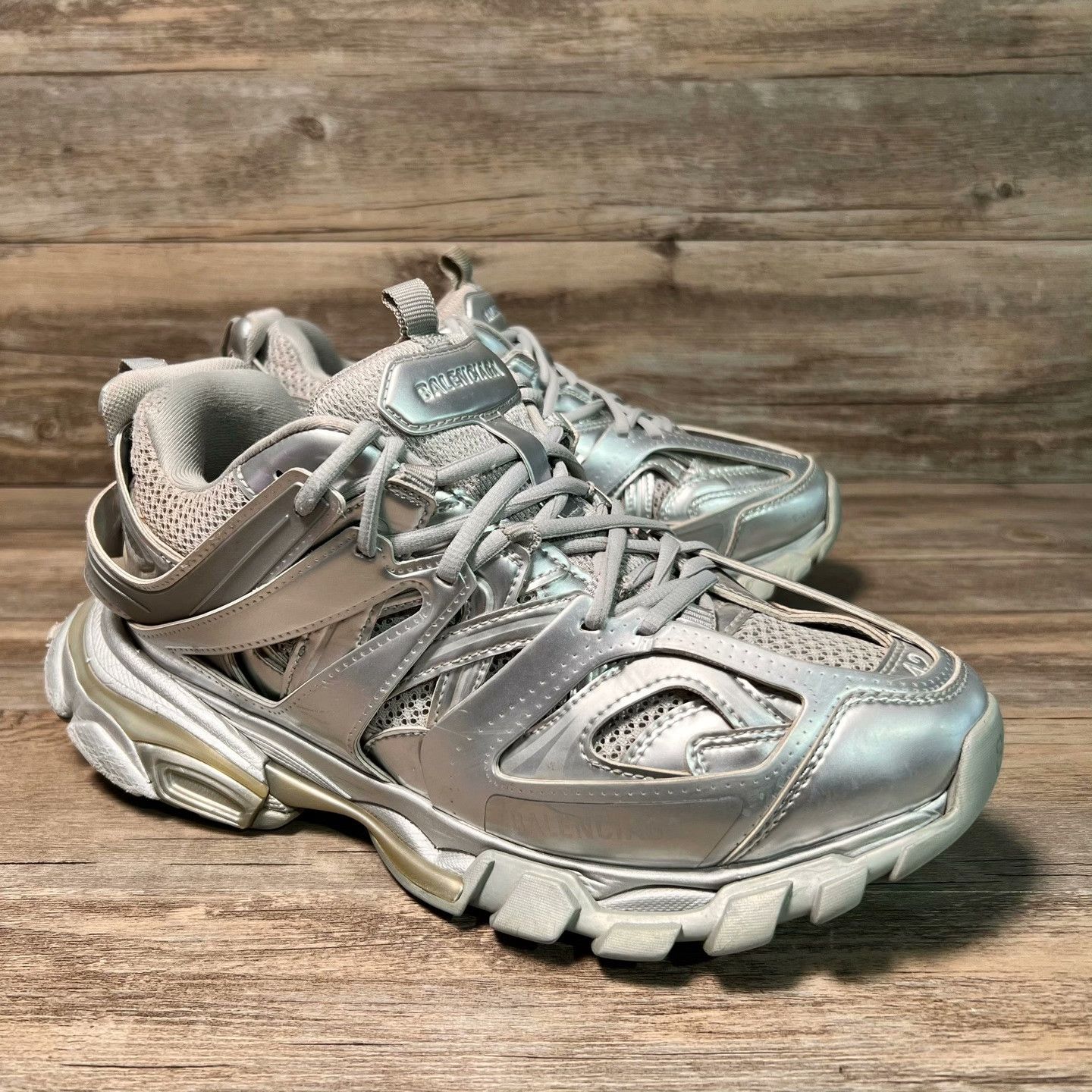 Balenciaga Balenciaga Silver Lowtop Sneakers 42 Men Size US 9 / EU 42 - 2 Thumbnail