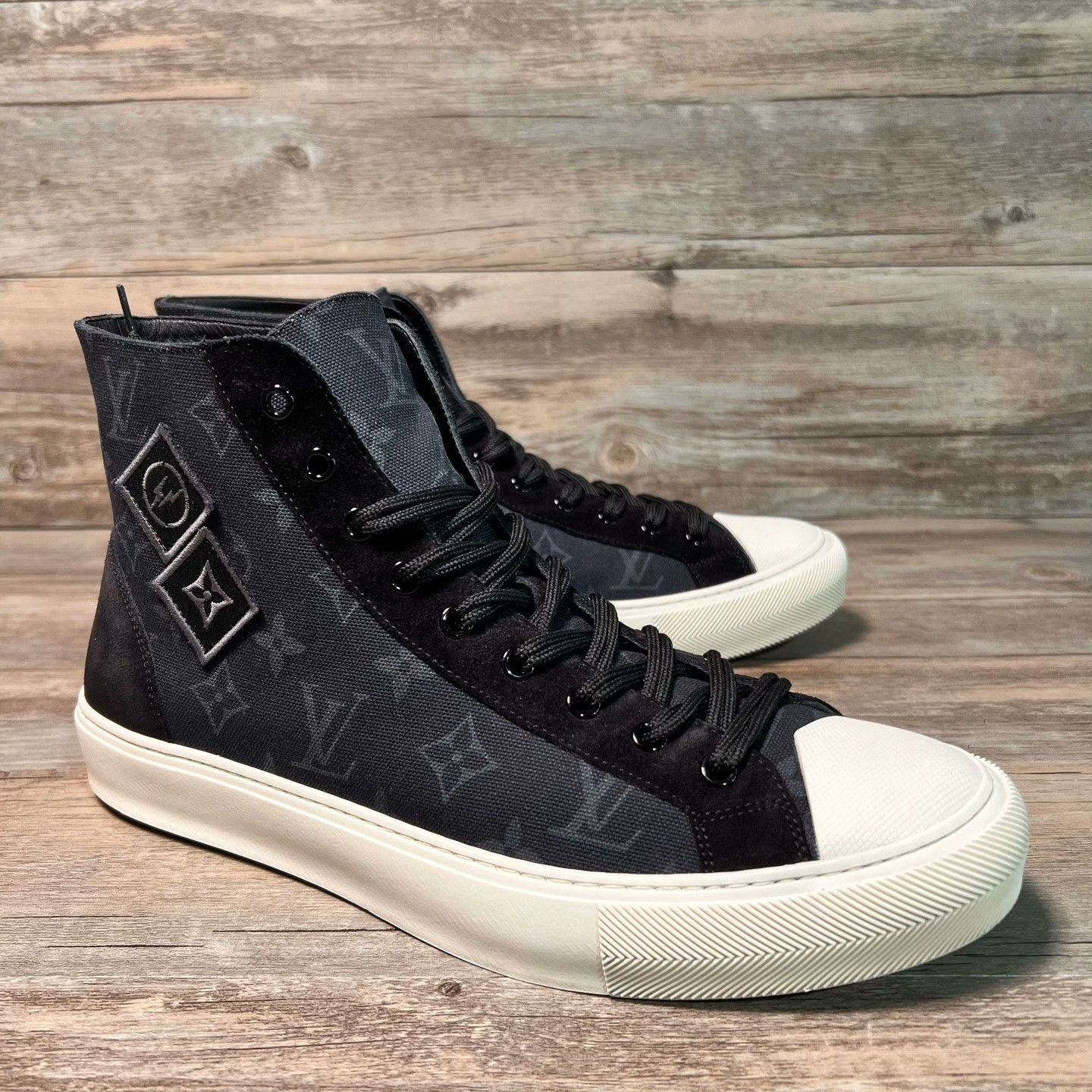 Louis Vuitton Louis Vuitton Black Hitop Sneakers 42 Men Size US 9 / EU 42 - 2 Thumbnail