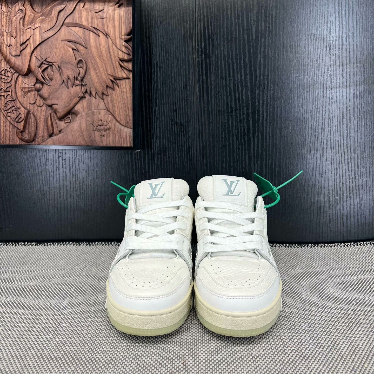 Louis Vuitton Louis Vuitton Training White Lowtop Sneakers 34 Women Size US 4 / IT 34 - 4 Thumbnail