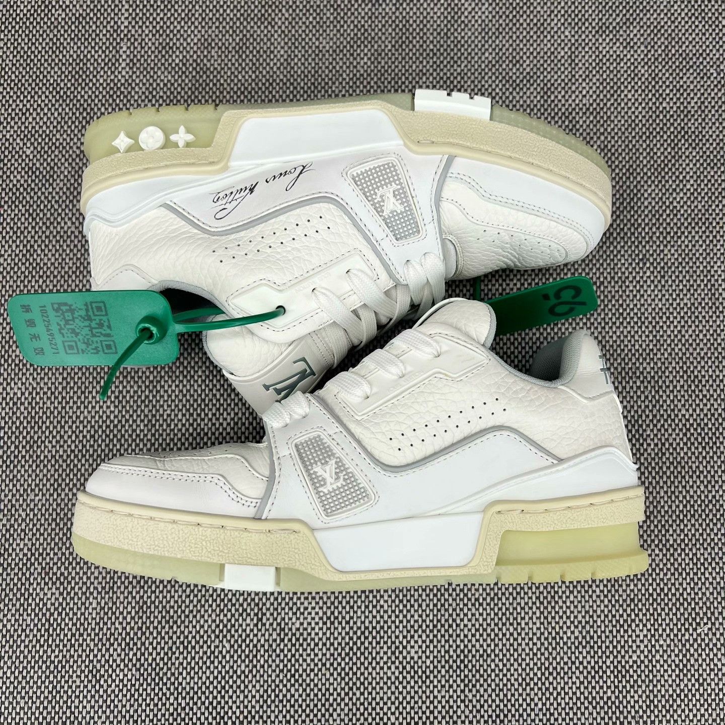 Louis Vuitton Louis Vuitton Training White Lowtop Sneakers 34 Women Size US 4 / IT 34 - 2 Thumbnail