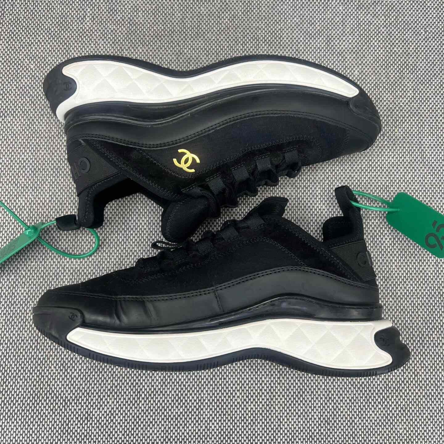 Chanel Chanel Black Lowtop Sneakers 37 Women Size US 6.5 / IT 36.5 - 2 Thumbnail