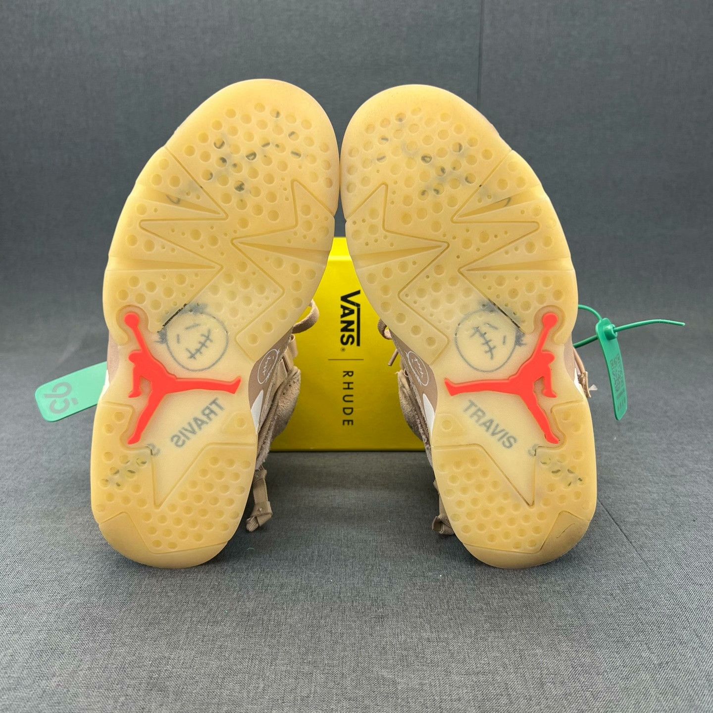 Nike Nike AJ6 Beige Lowtop Sneakers 37 Men Size US 5 / EU 37 - 8 Thumbnail