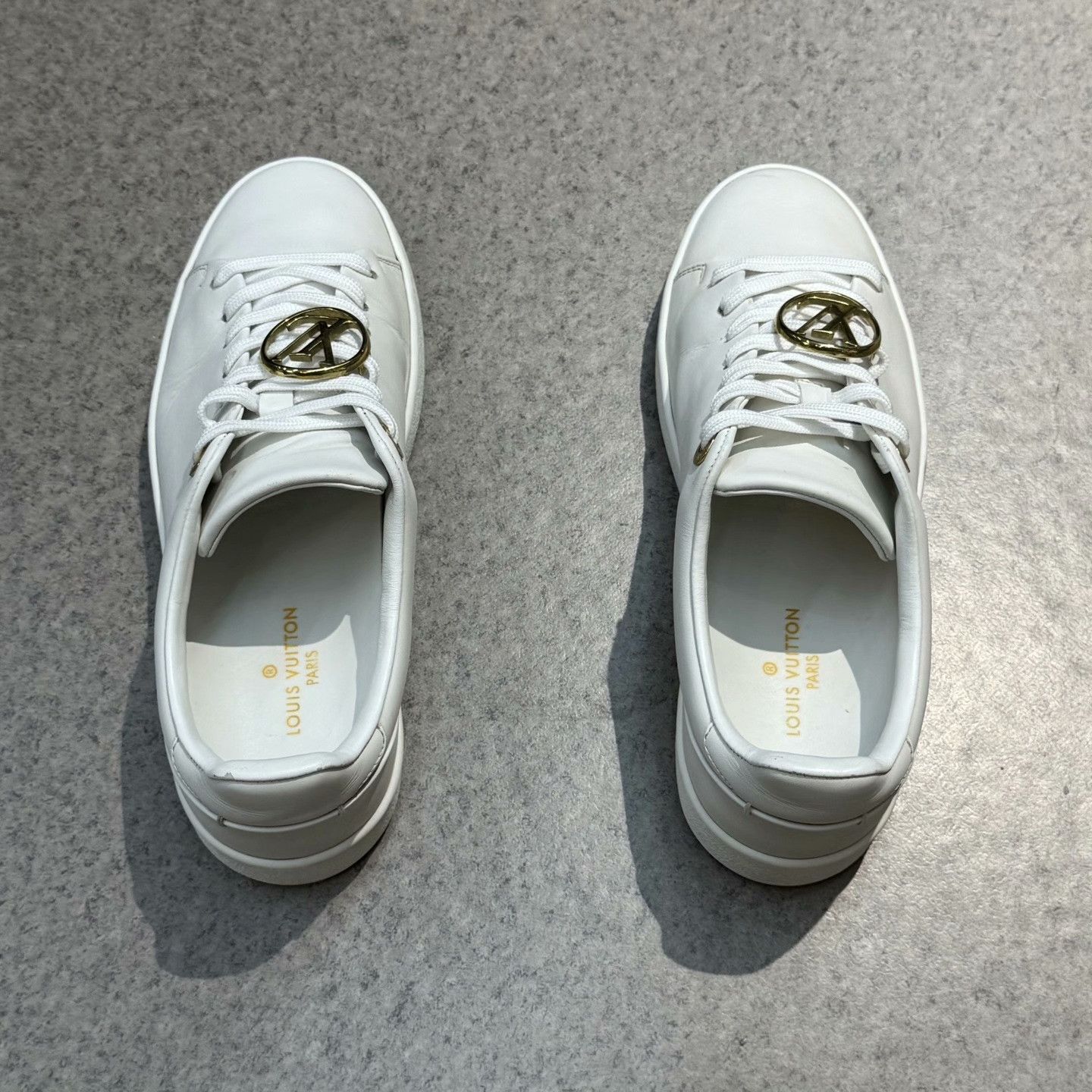Louis Vuitton Louis Vuitton White Lowtop Sneakers 35 Women Size US 5 / IT 35 - 8 Thumbnail