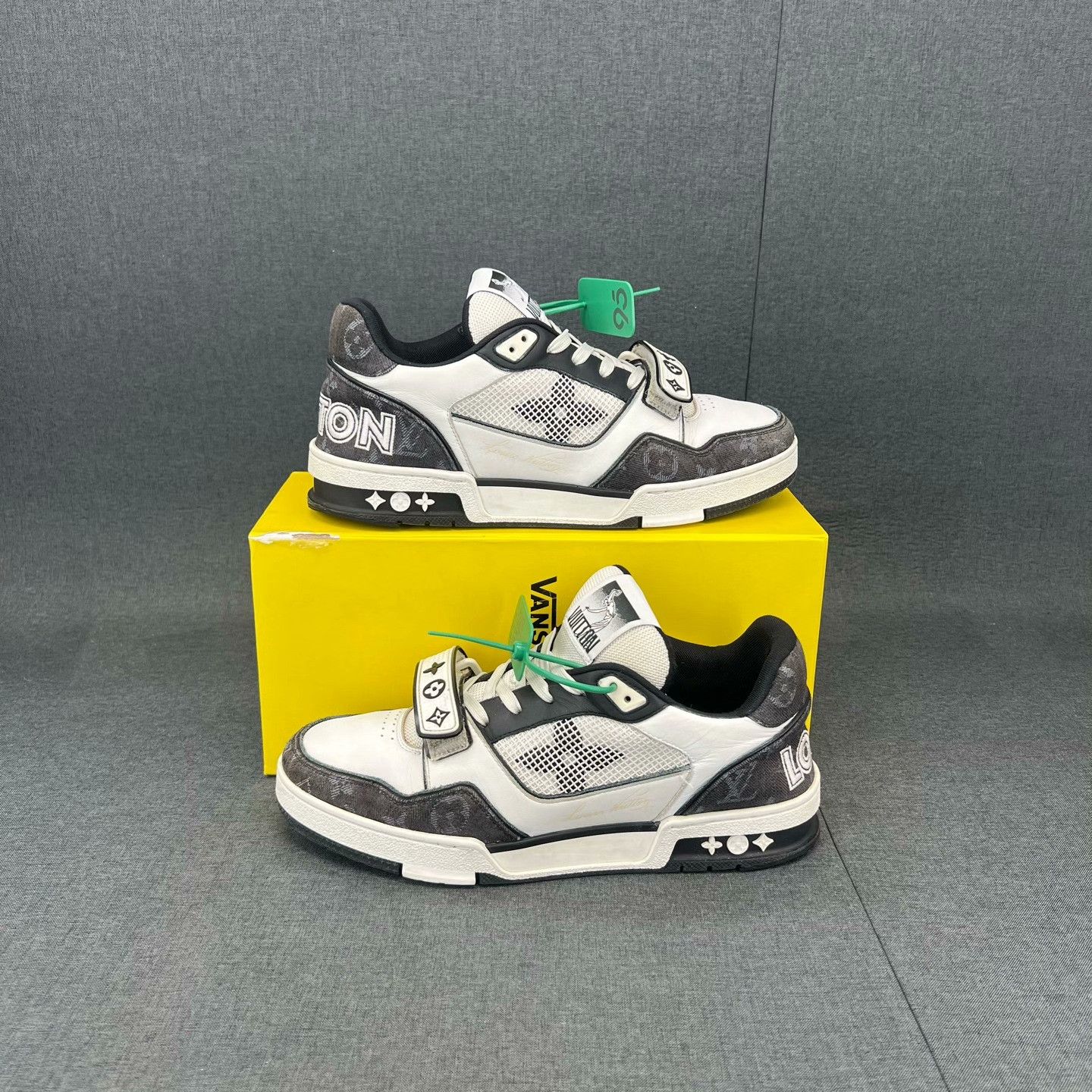 Louis Vuitton Louis Vuitton Training Black Lowtop Sneakers 41 Men Size US 8.5 / EU 41-42 - 2 Thumbnail